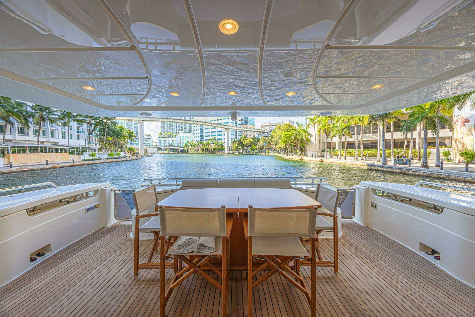 2011 Ferretti Yachts 830 - Image 21