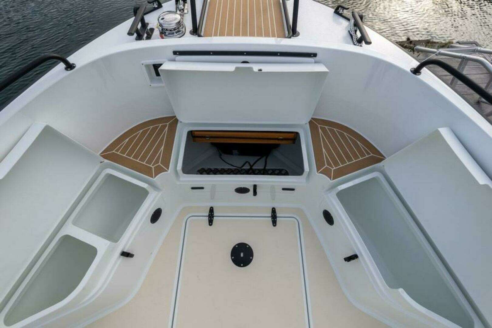 2027 Targa 27.2 - Image 20