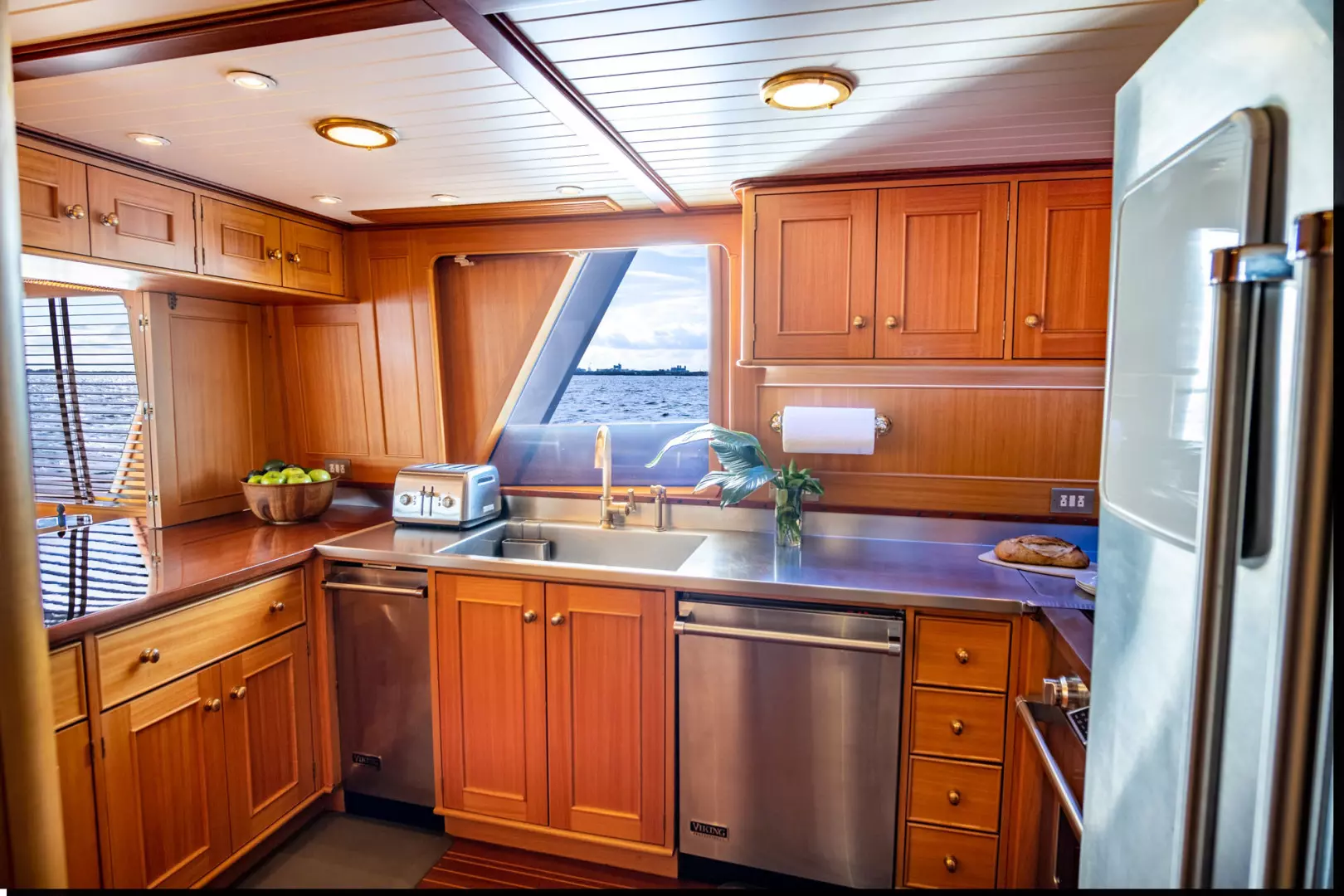 1999 Palmer Johnson Motor Yacht - Image 11