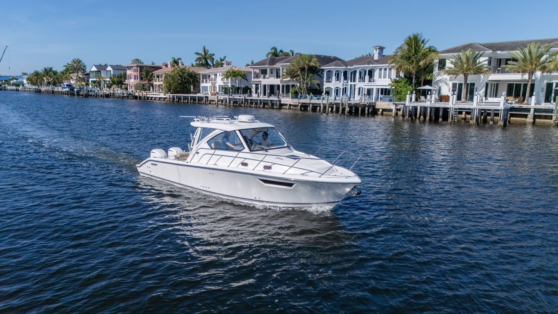 2018 Pursuit 325 OS - Image 3