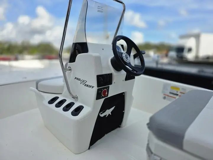 2026 Mako Pro Skiff 17 CC - 13