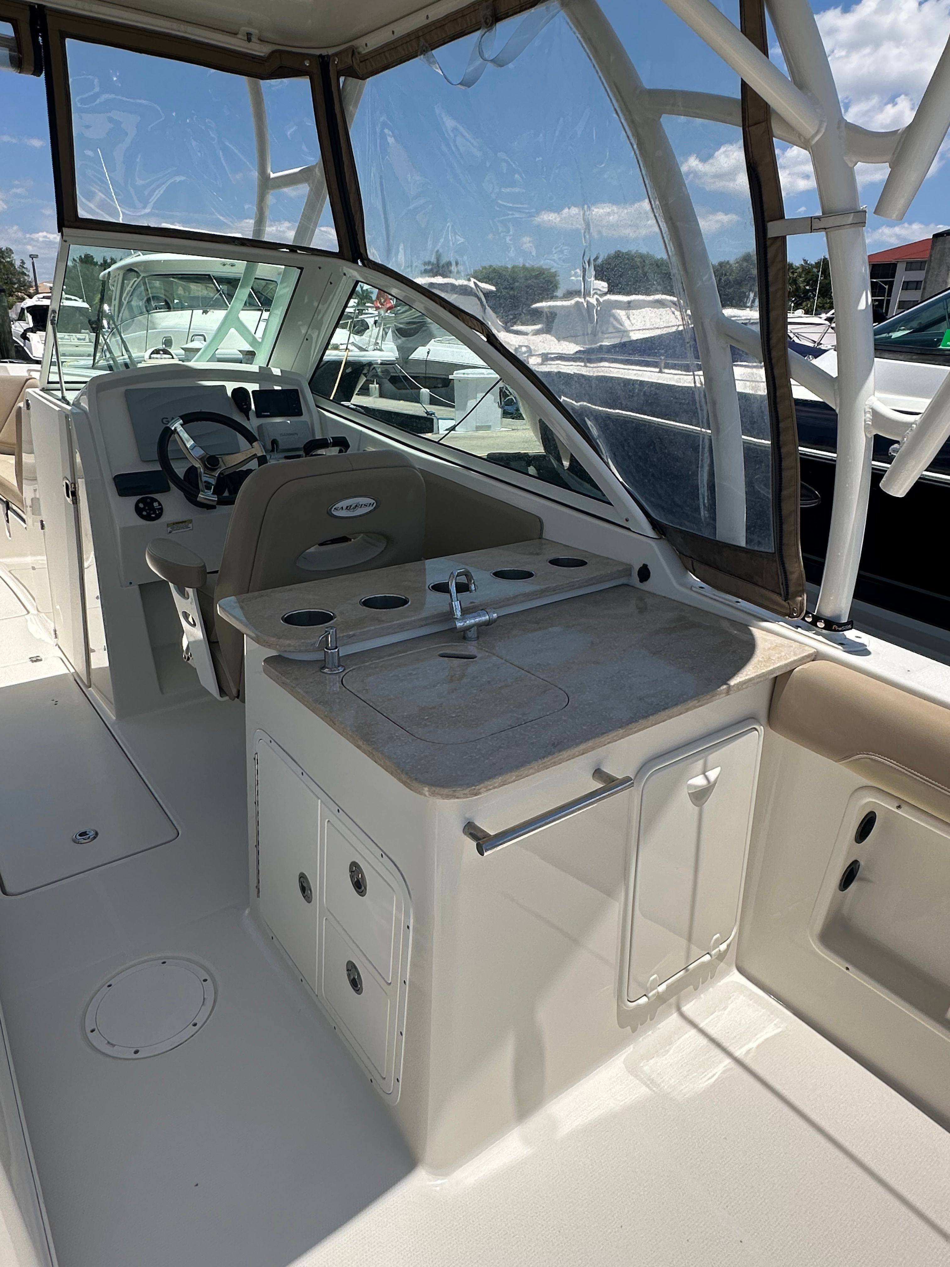 2017 Sailfish 275 DC - 11