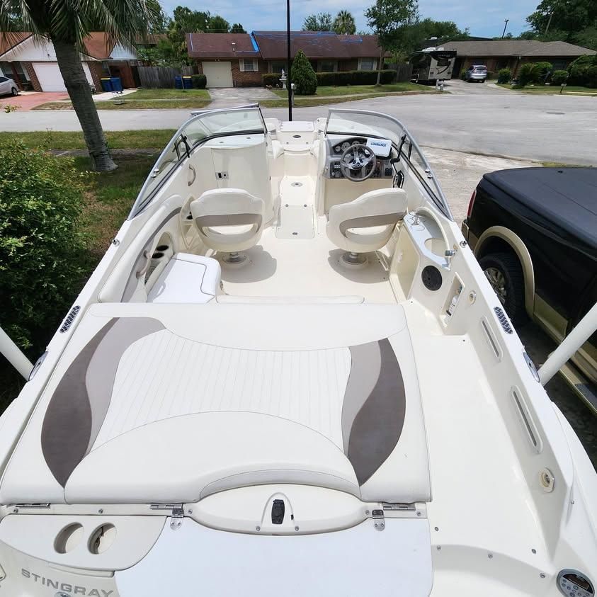 2011 Stingray 235 LR - 3