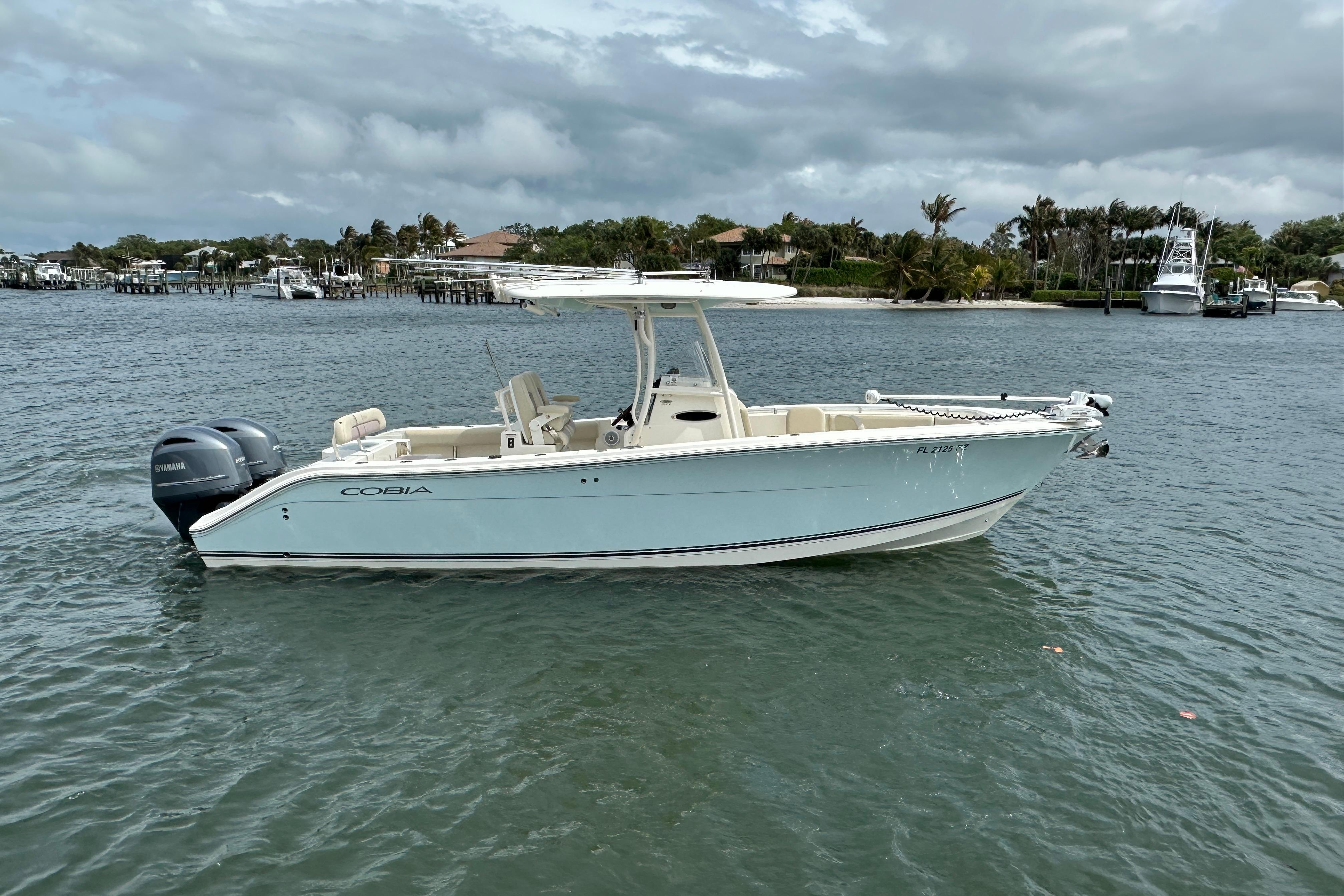 2016 Cobia 277 Center Console