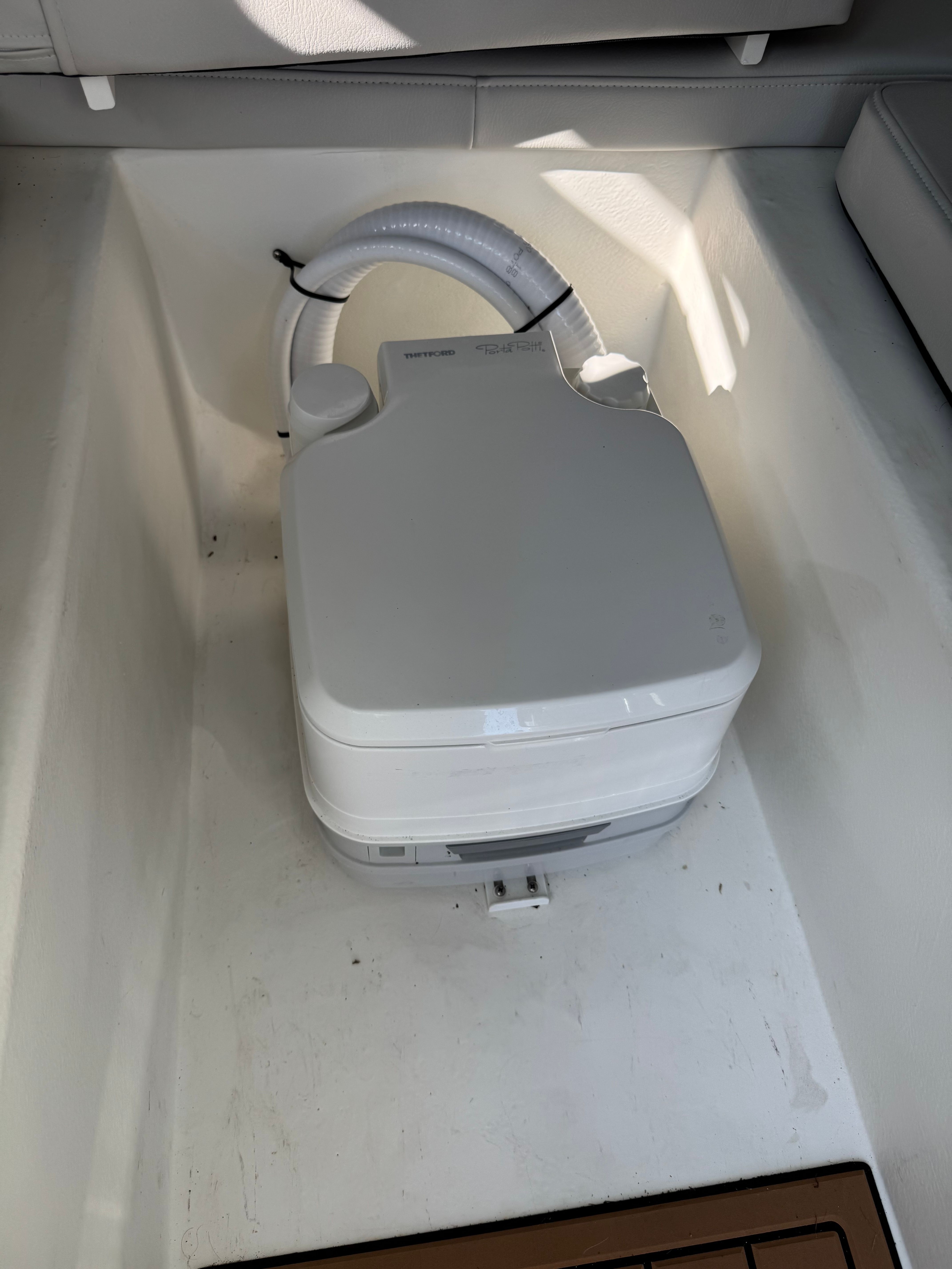 2021 Parker 2320 Sport Cabin - 19