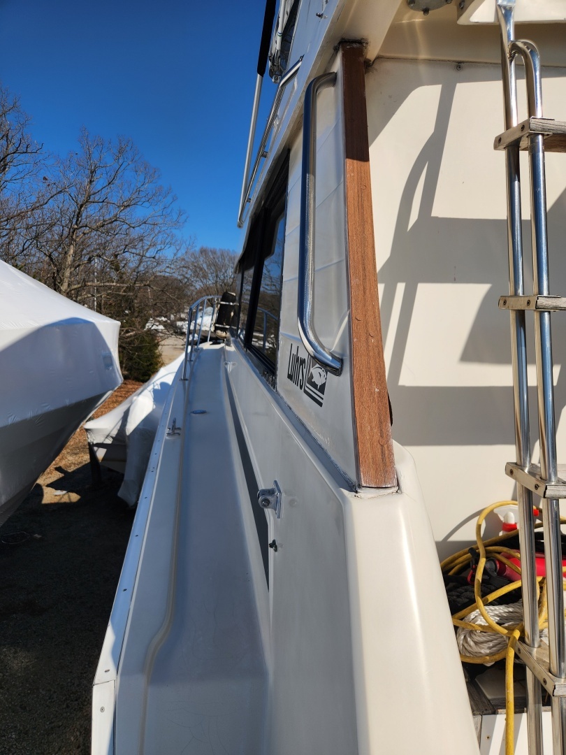 1987 Luhrs Convertible - Image 31