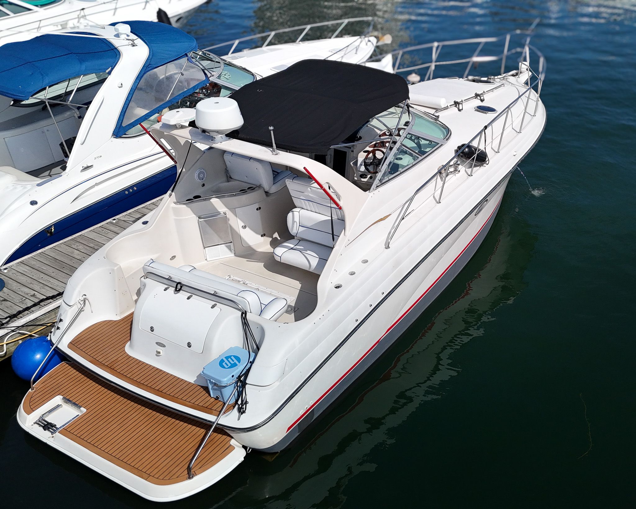 1999 Crownline 330