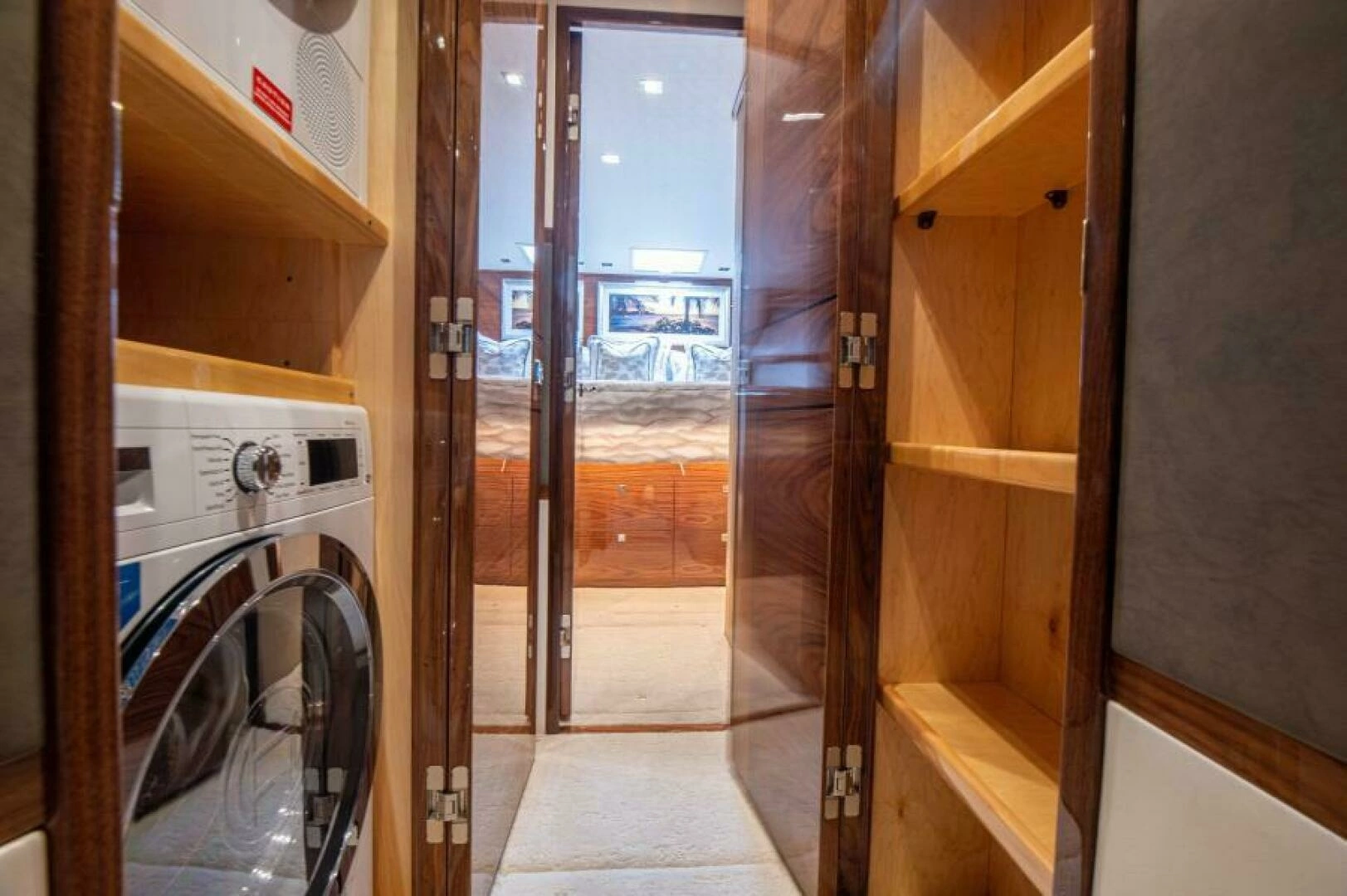 2023 Viking 64 Convertible - Image 33