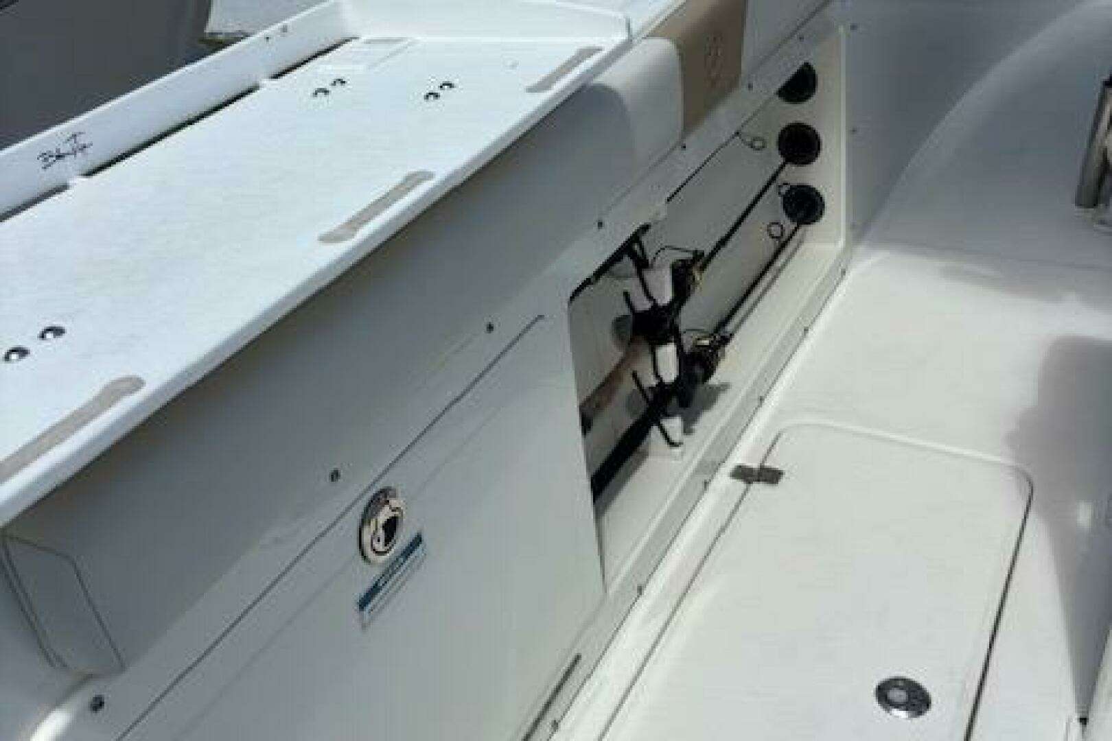 2018 Century 2600 Center Console - Image 42