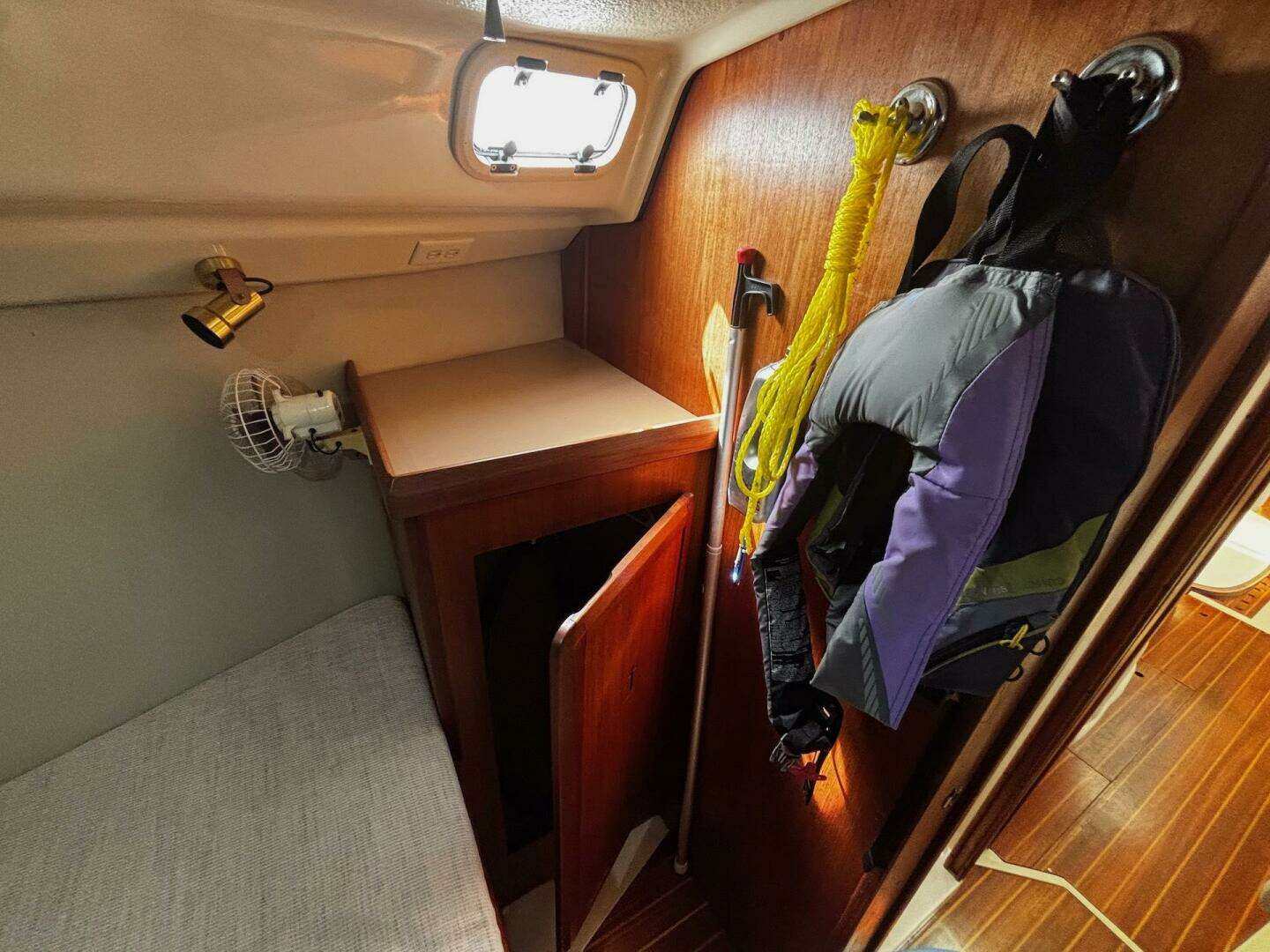 1993 Hunter 33.5 - Image 27