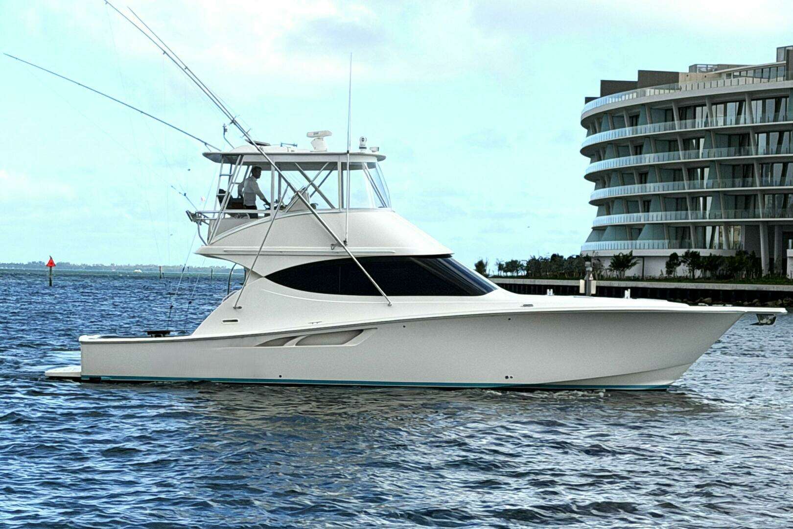2015 Tiara Yachts 48 Convertible - Image 2