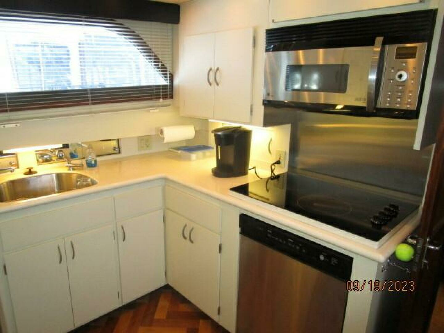 1986 Hatteras 63 CPMY - Image 54