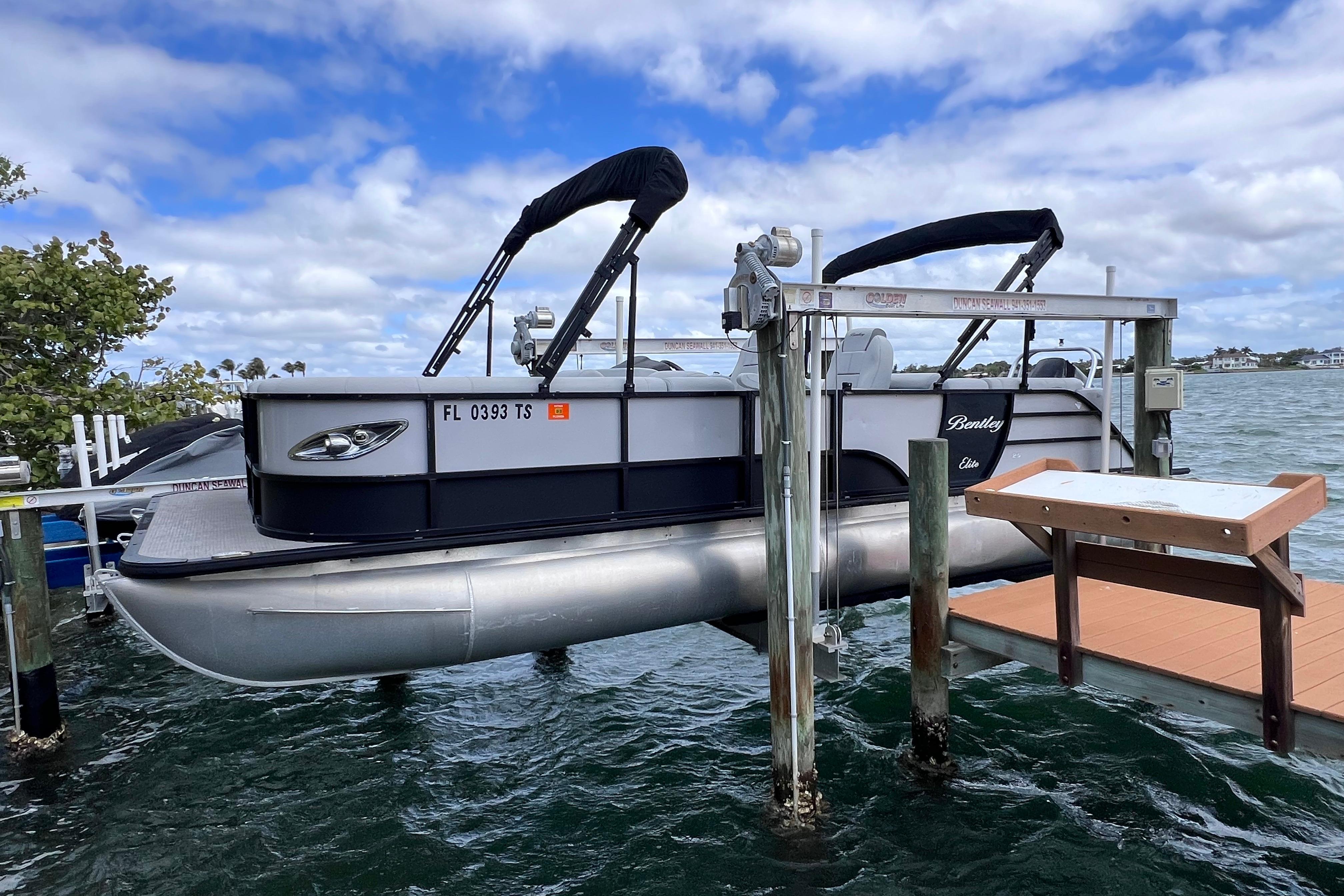 2023 Bentley Pontoons 250 Elite Admiral