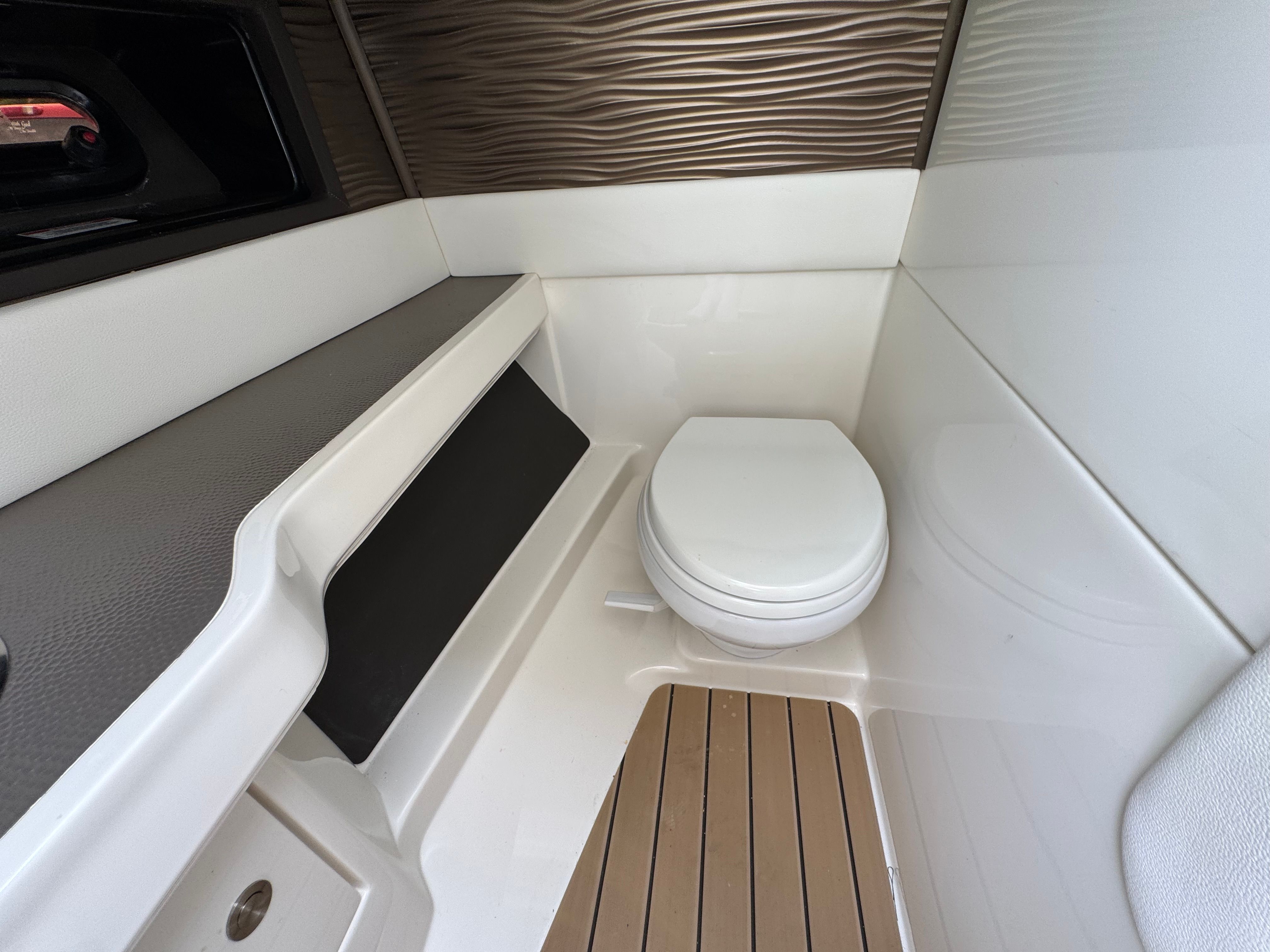 2022 Sea Ray SLX 310 - 63
