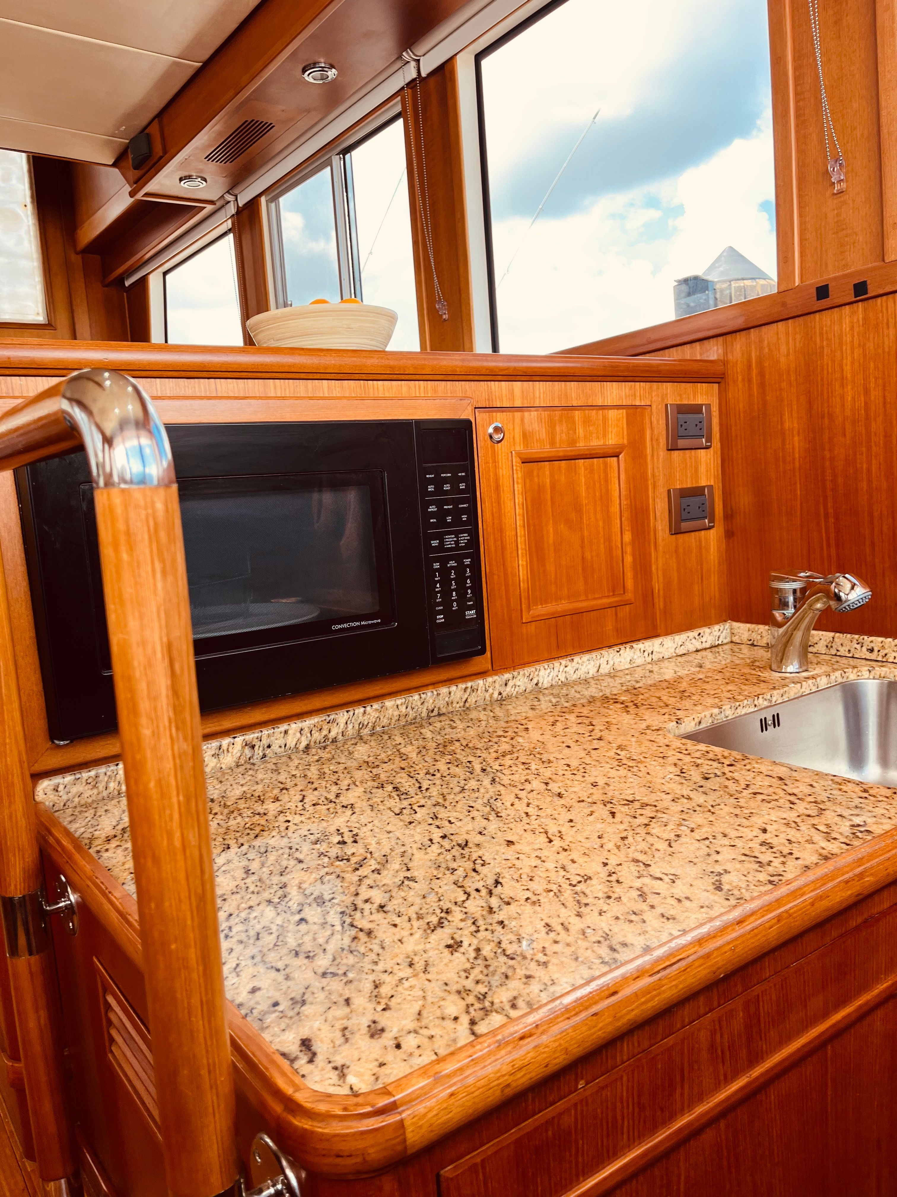 2007 Grand Banks 47 Heritage CL - 26