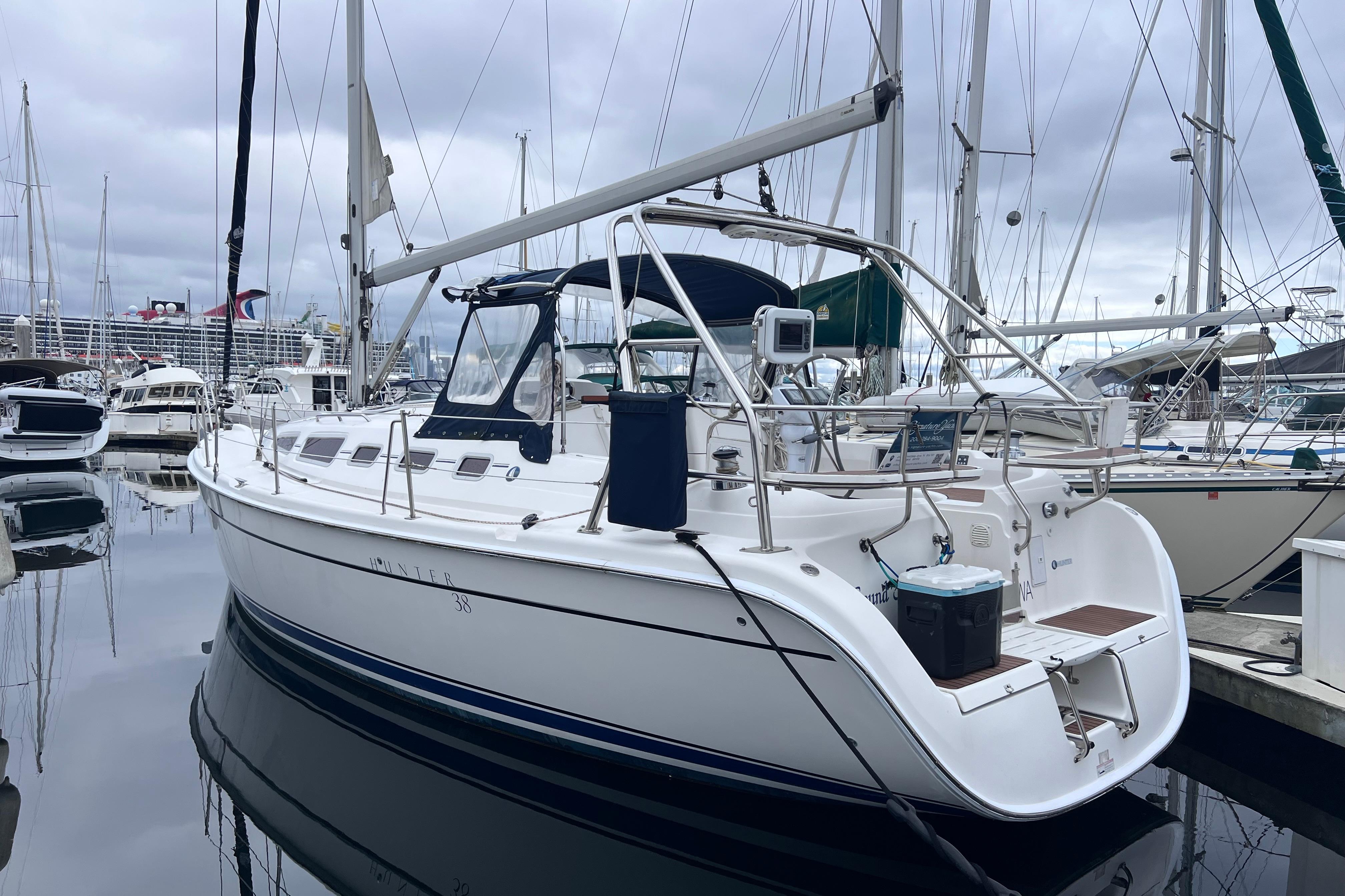 2006 Hunter 38