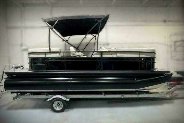 2024 Vision WX Tritoon