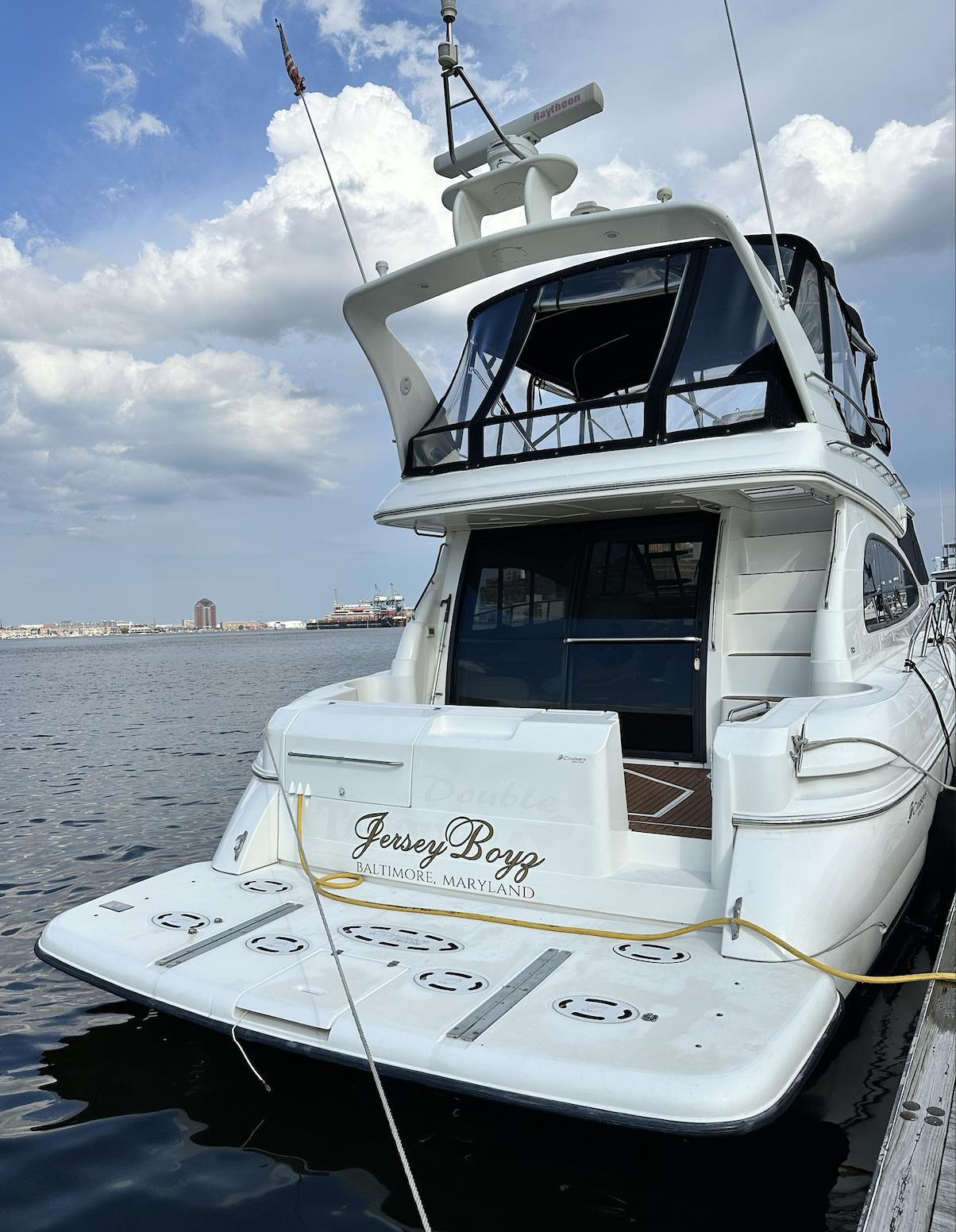 1999 Cruisers Yachts 5000 Sedan Sport
