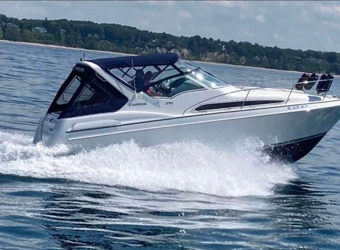 1996 Carver 310