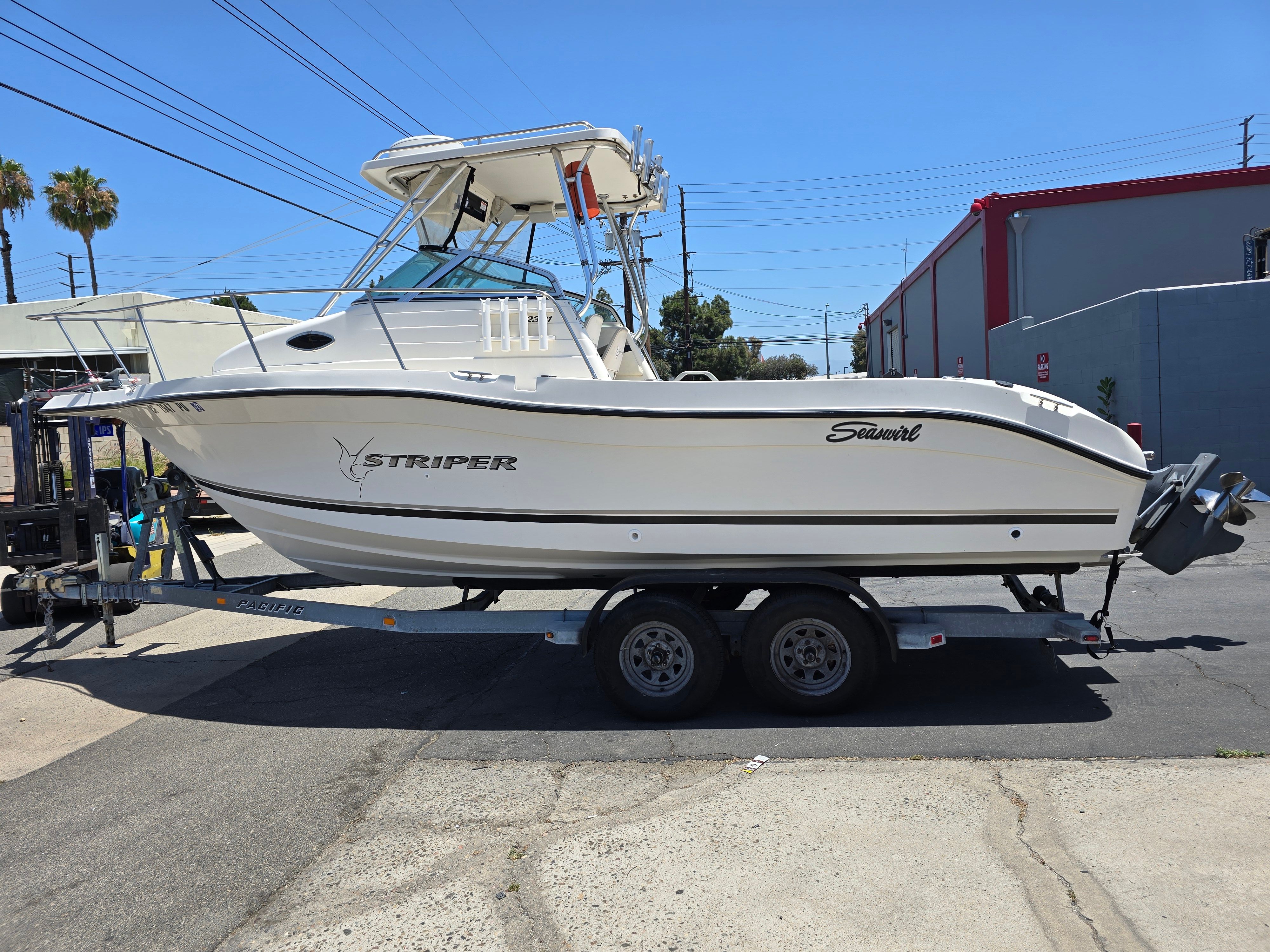 2001 Seaswirl Striper 2301