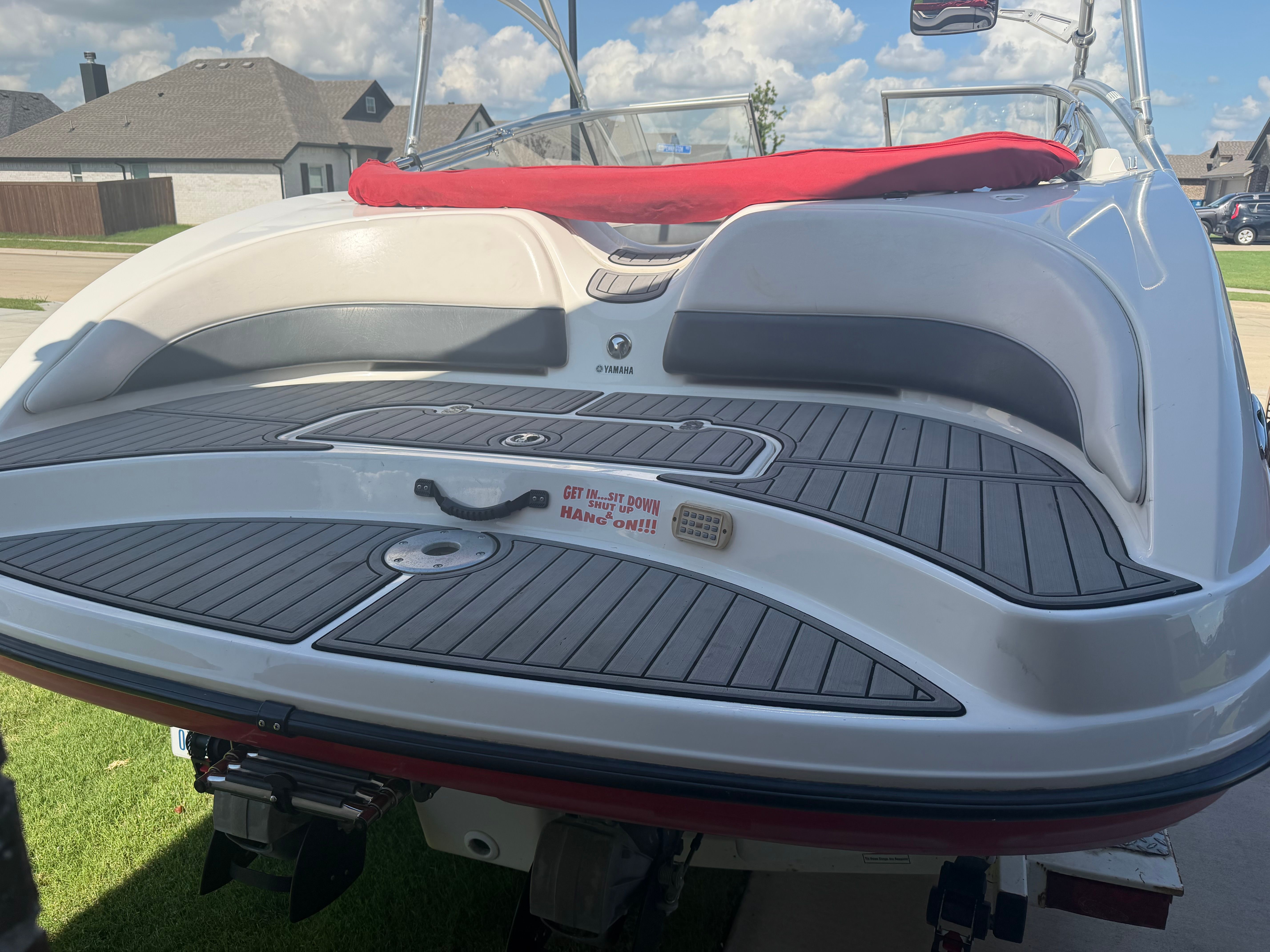 Yamaha AR210 boat 2006 on trailer, rear view.