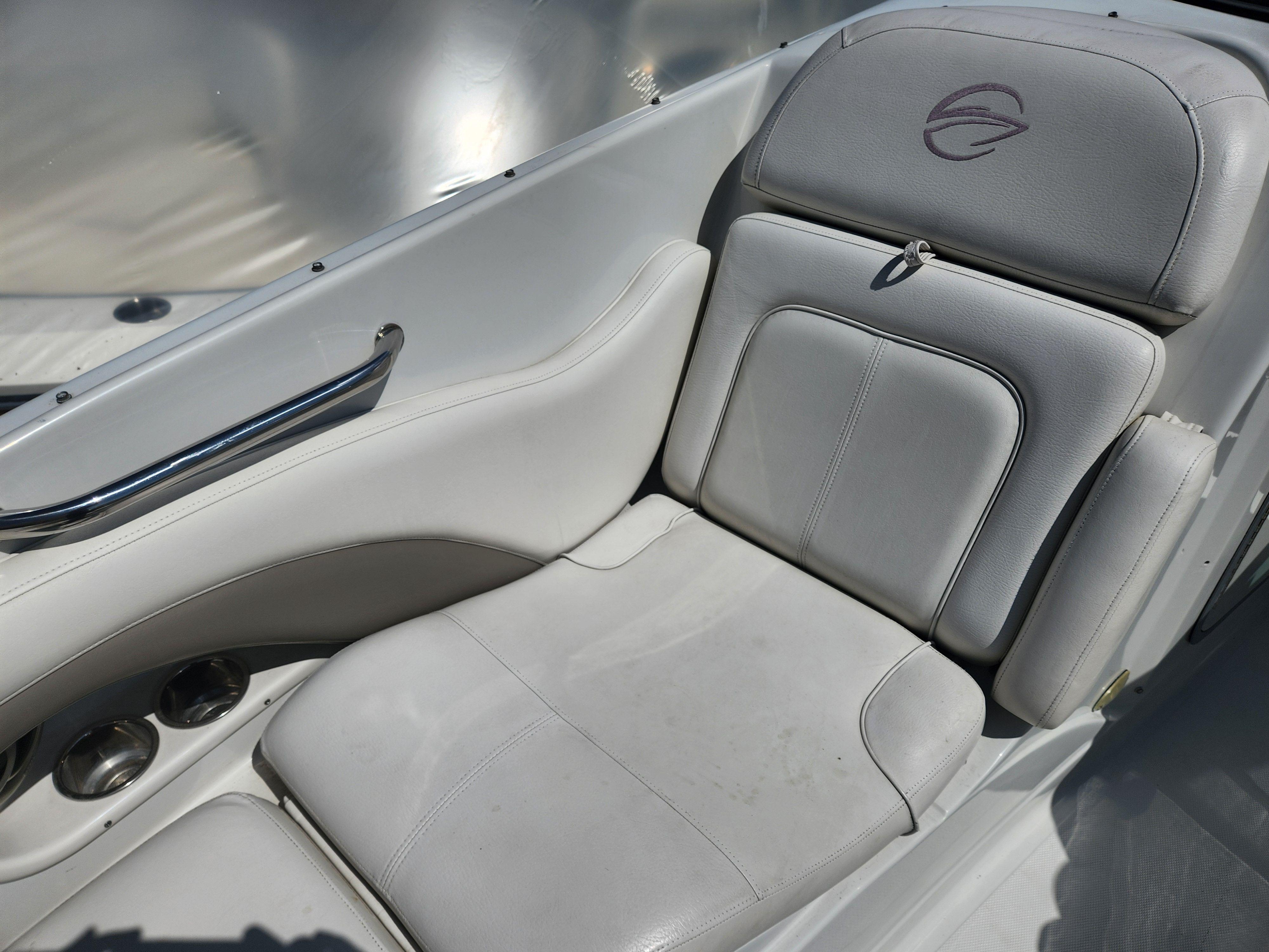 2009 CROWNLINE 300 LS - Image 19