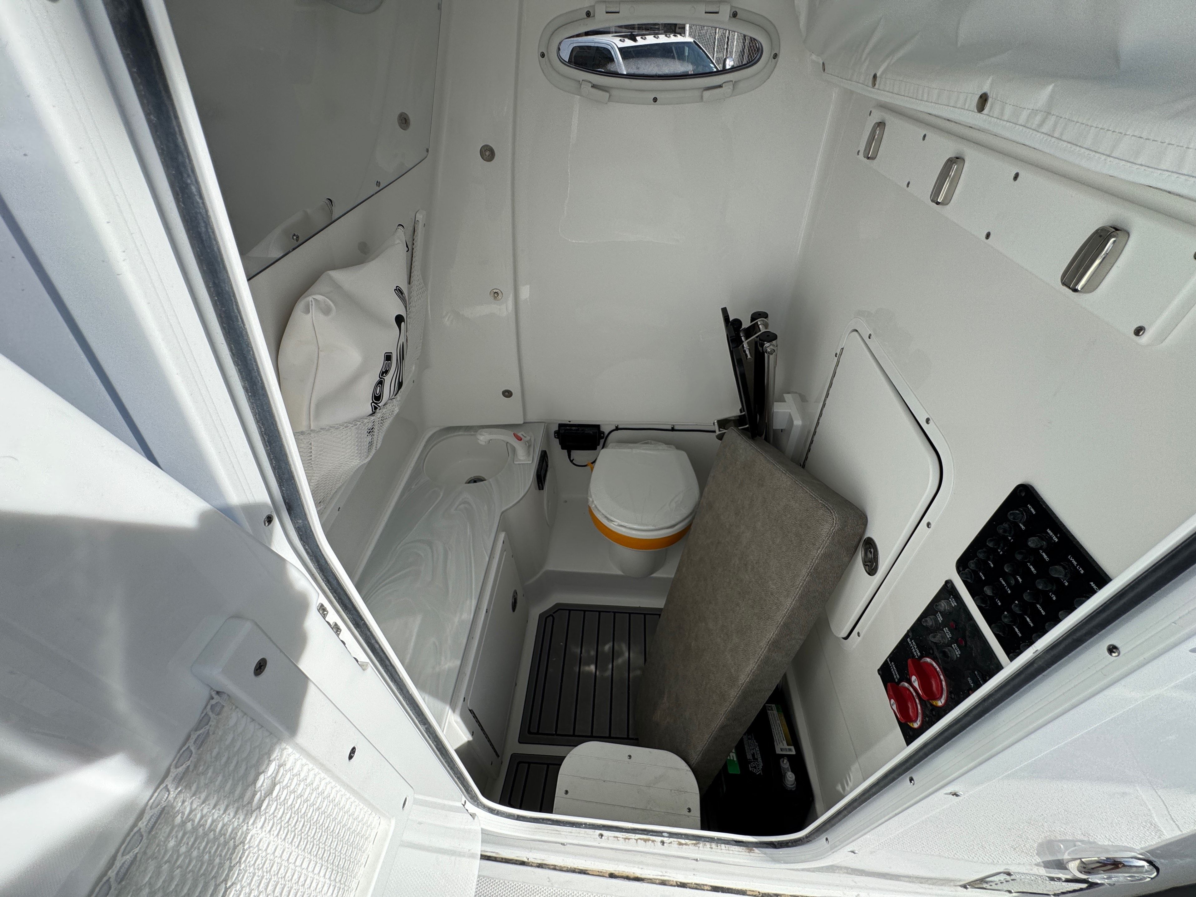 2026 Sea Hunt Gamefish 28 Forward Seating - 15