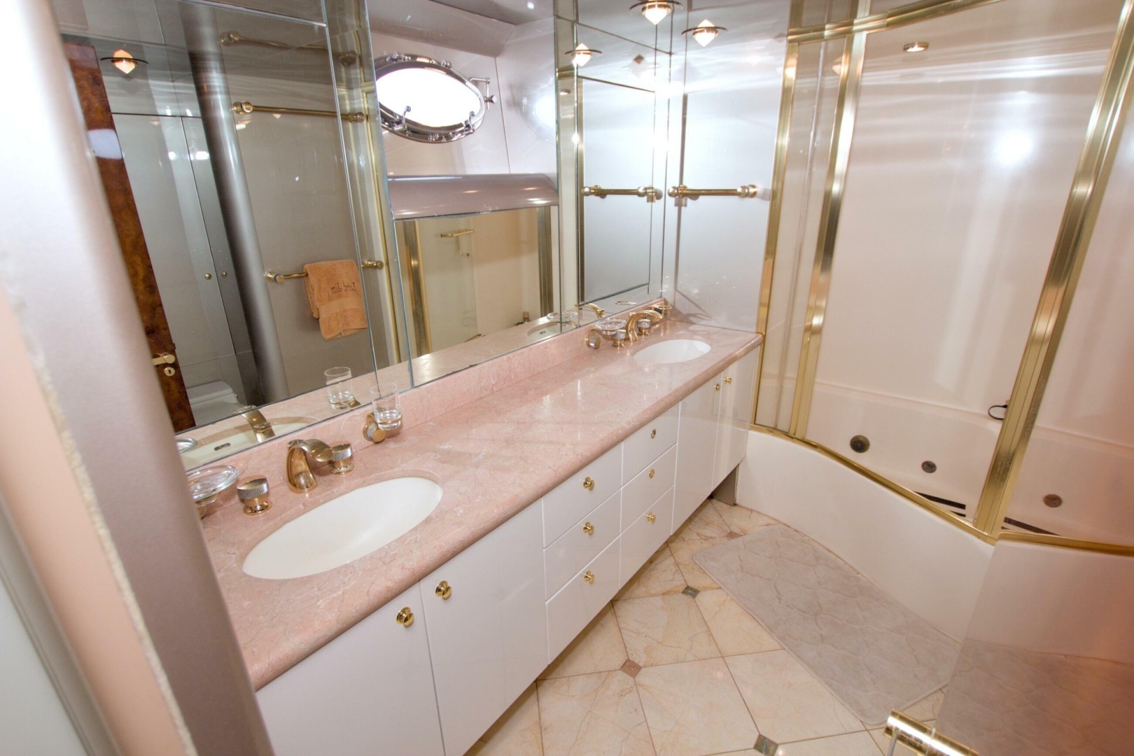 1998 Lazzara Yachts 76 Skylounge Grand Salon - Image 23