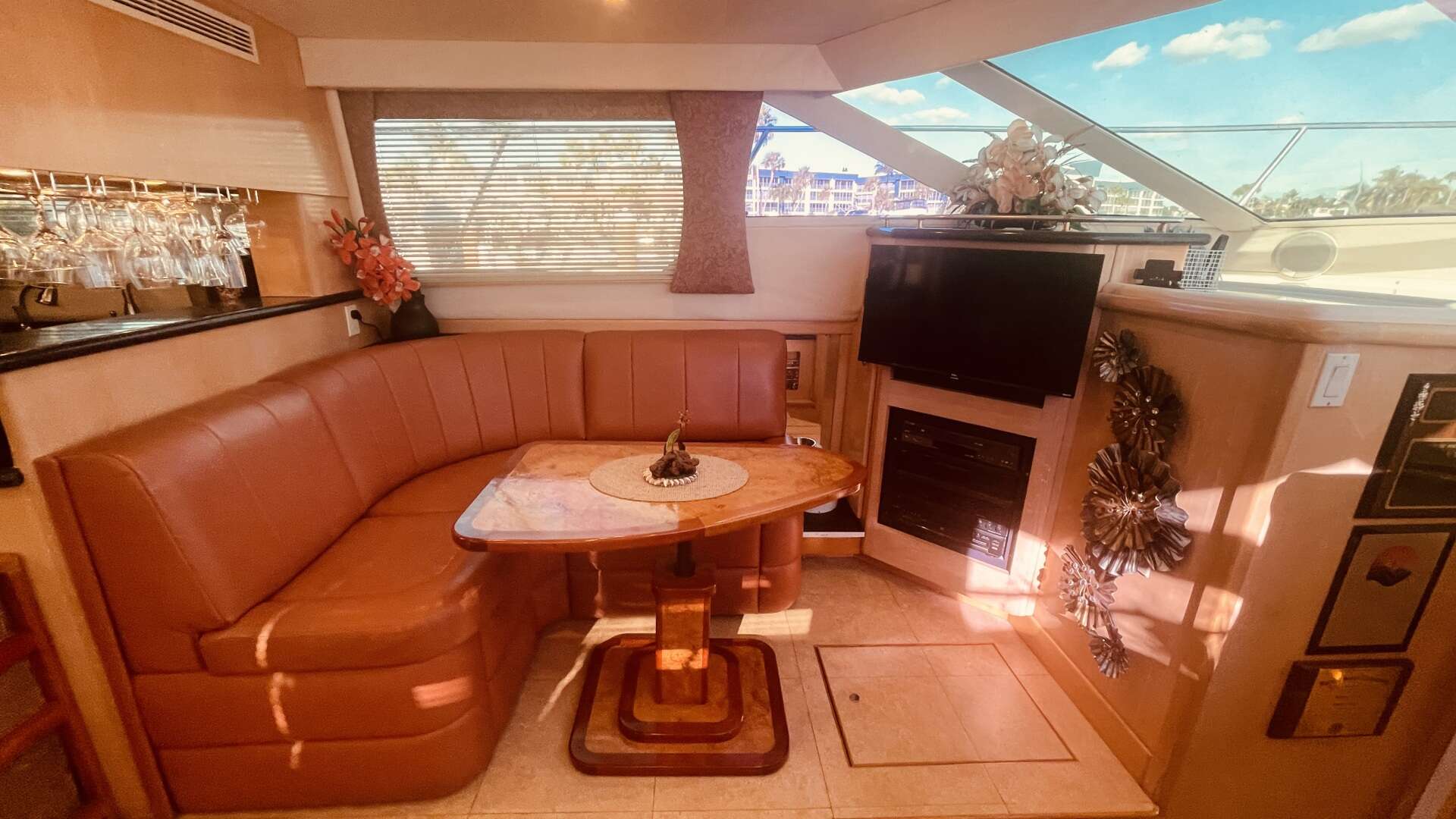 1997 CARVER YACHTS 500 COCKPIT MY - Image 21
