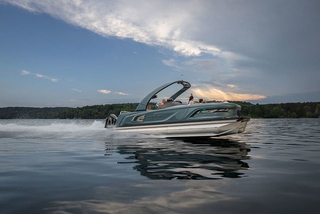2026 Avalon Excalibur Quad Lounge Windshield 27 FT - 5