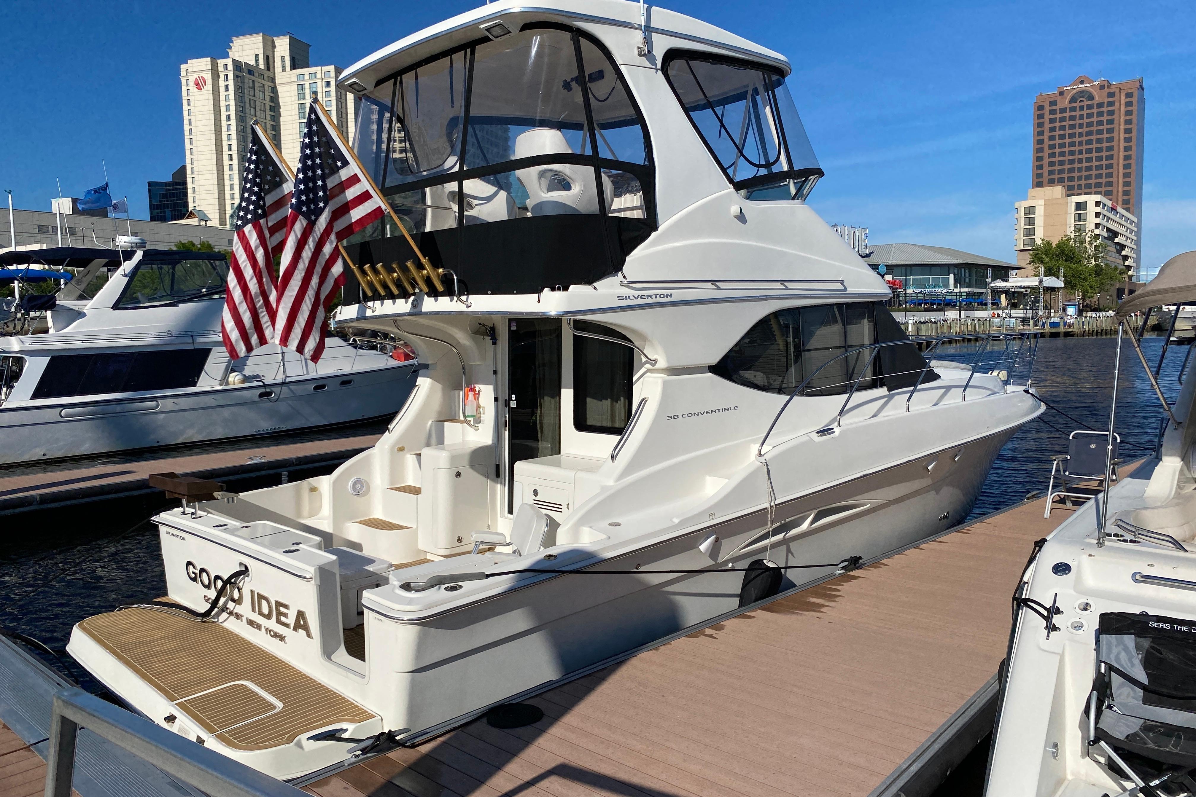 2005 Silverton 38 Convertible