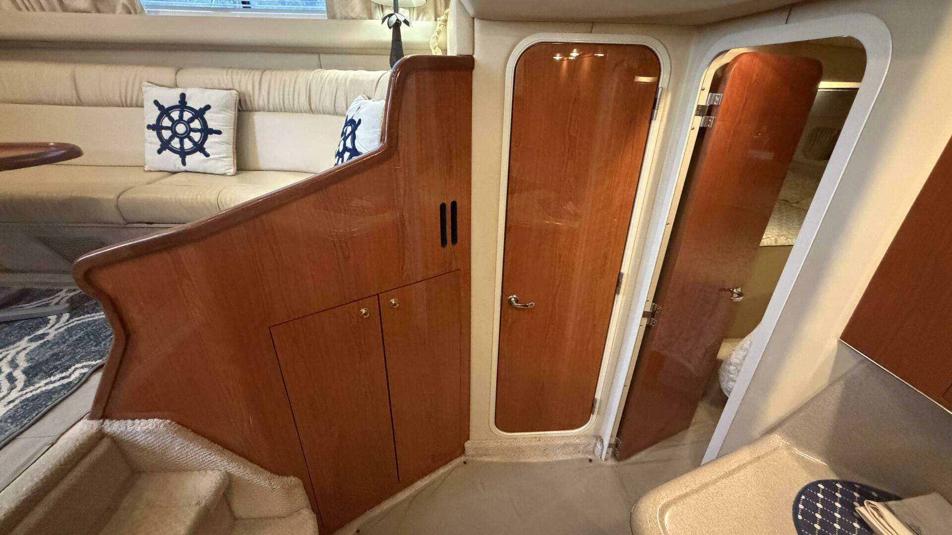 2000 Sea Ray 380 Aft Cabin - 39