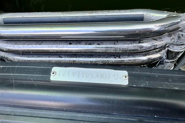 Close-up of a 2021 Bennington L Bowrider 25 Quad Bench boat's metal components.