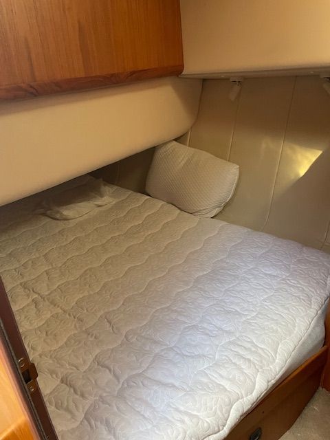 1999 Mainship 390 Trawler - 33