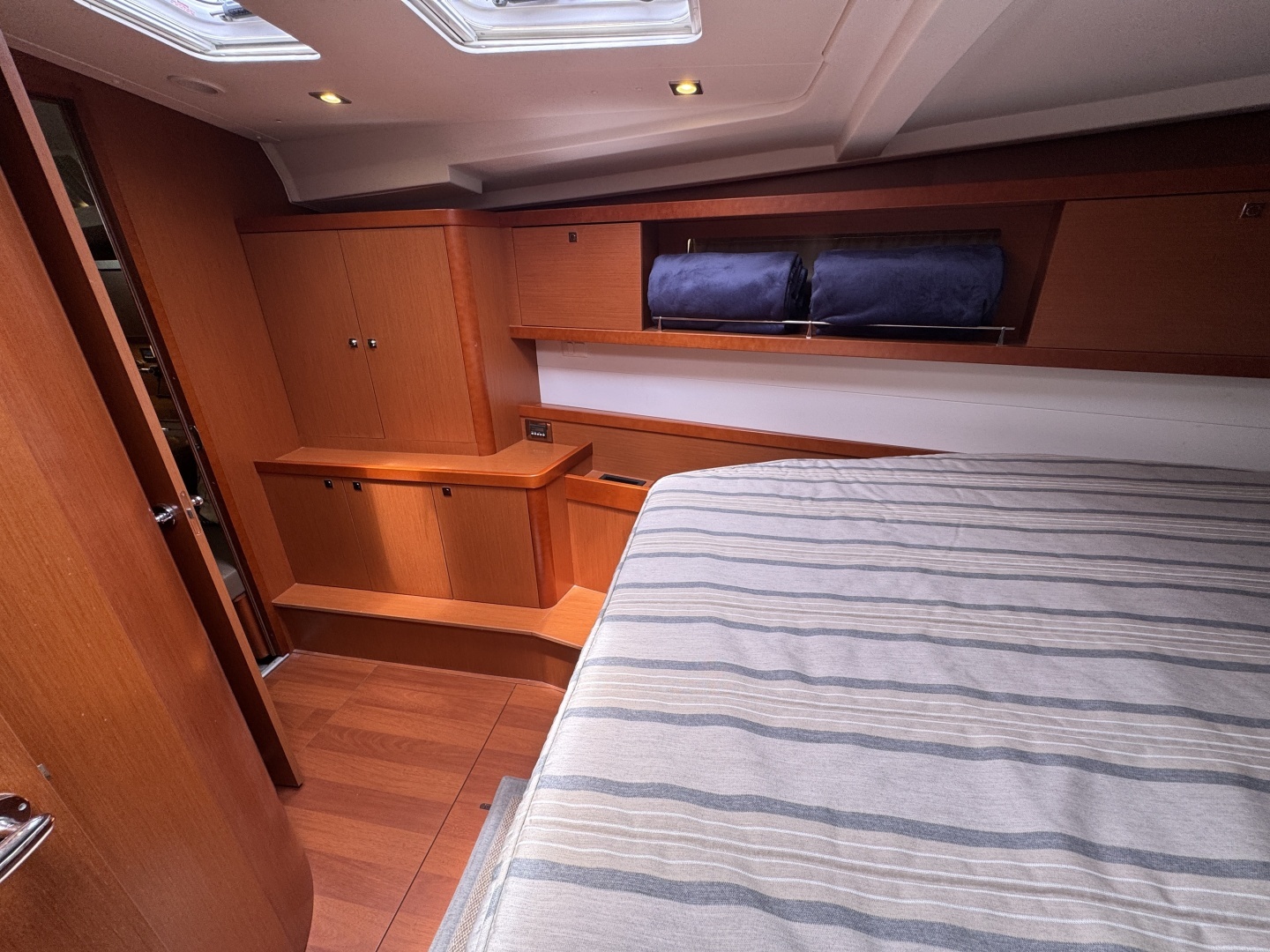 2017 Beneteau Oceanis 45 - Image 61