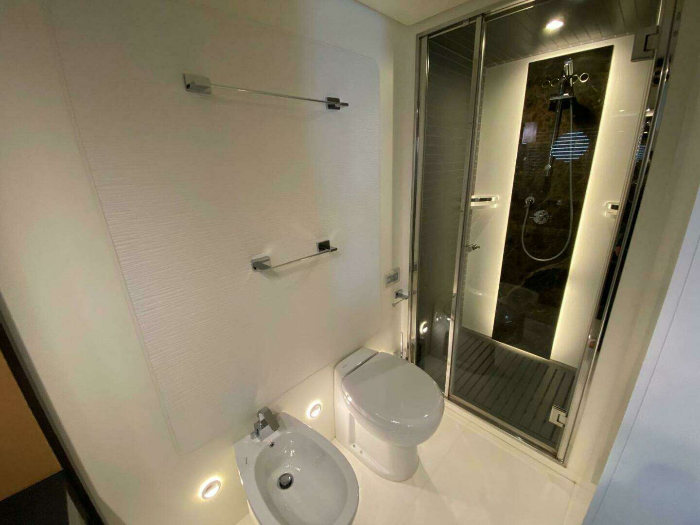 2016 Azimut 77S - Image 46