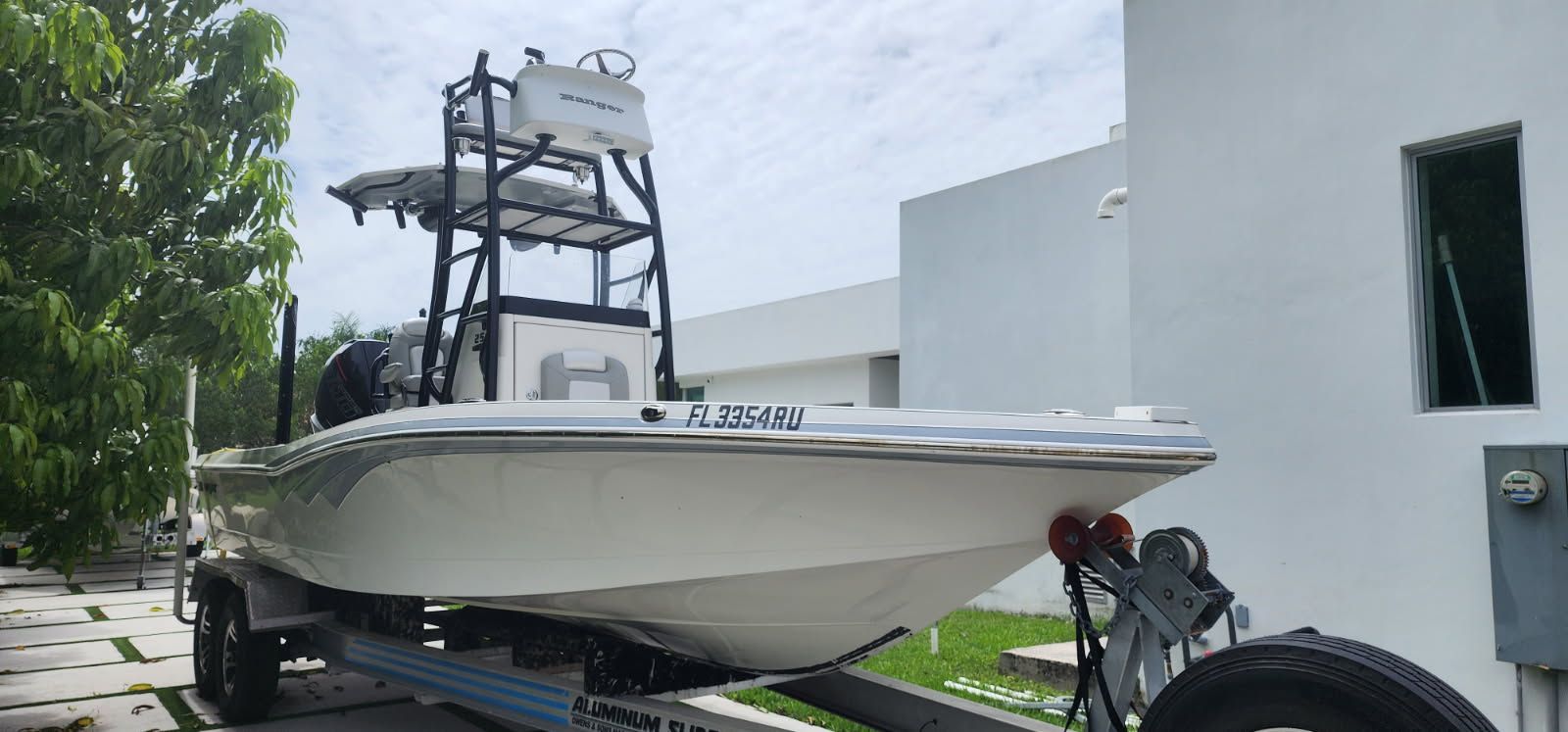 2019 Ranger 2510 Bay Ranger