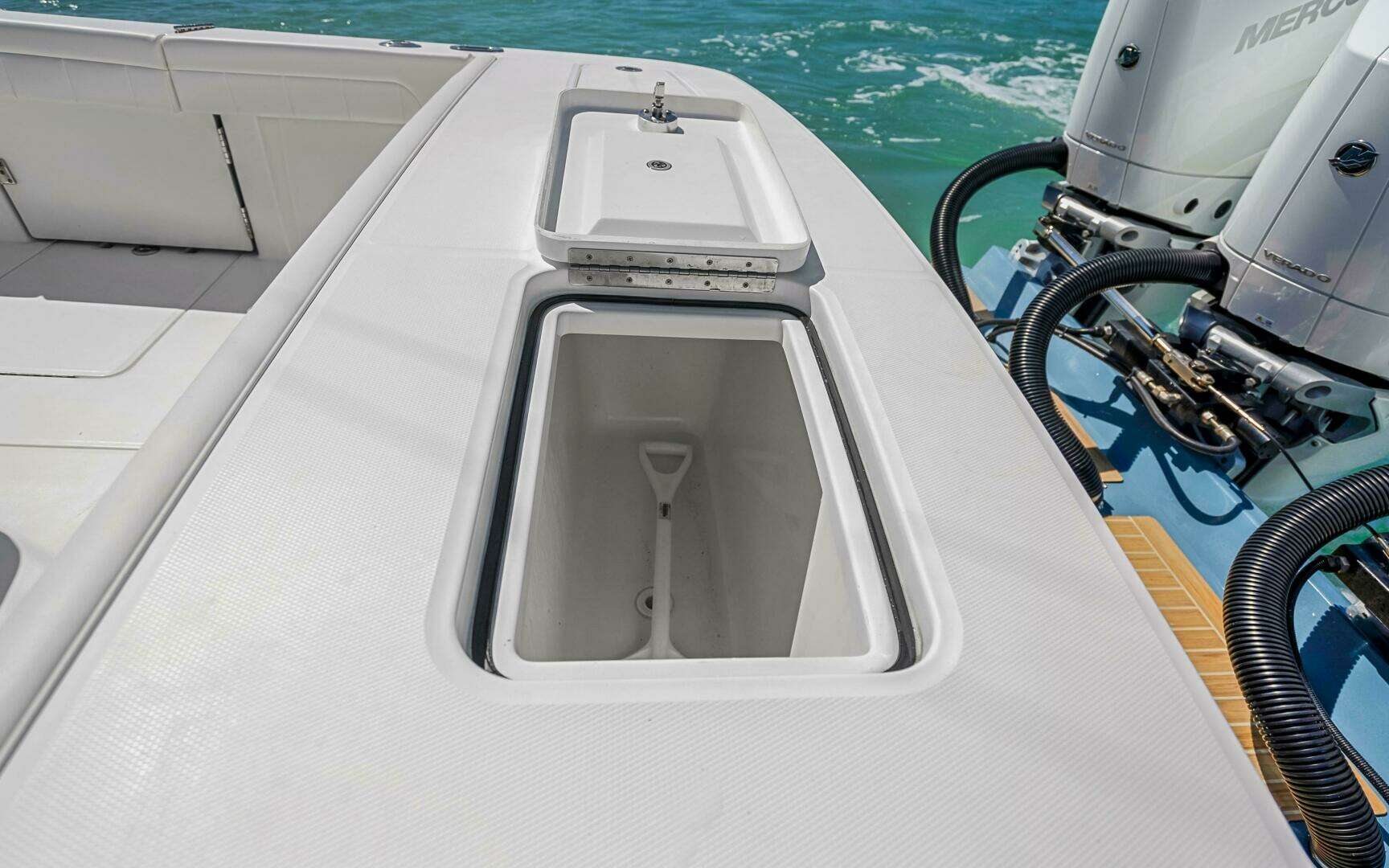 2018 Regulator 41 Center Console - Image 51