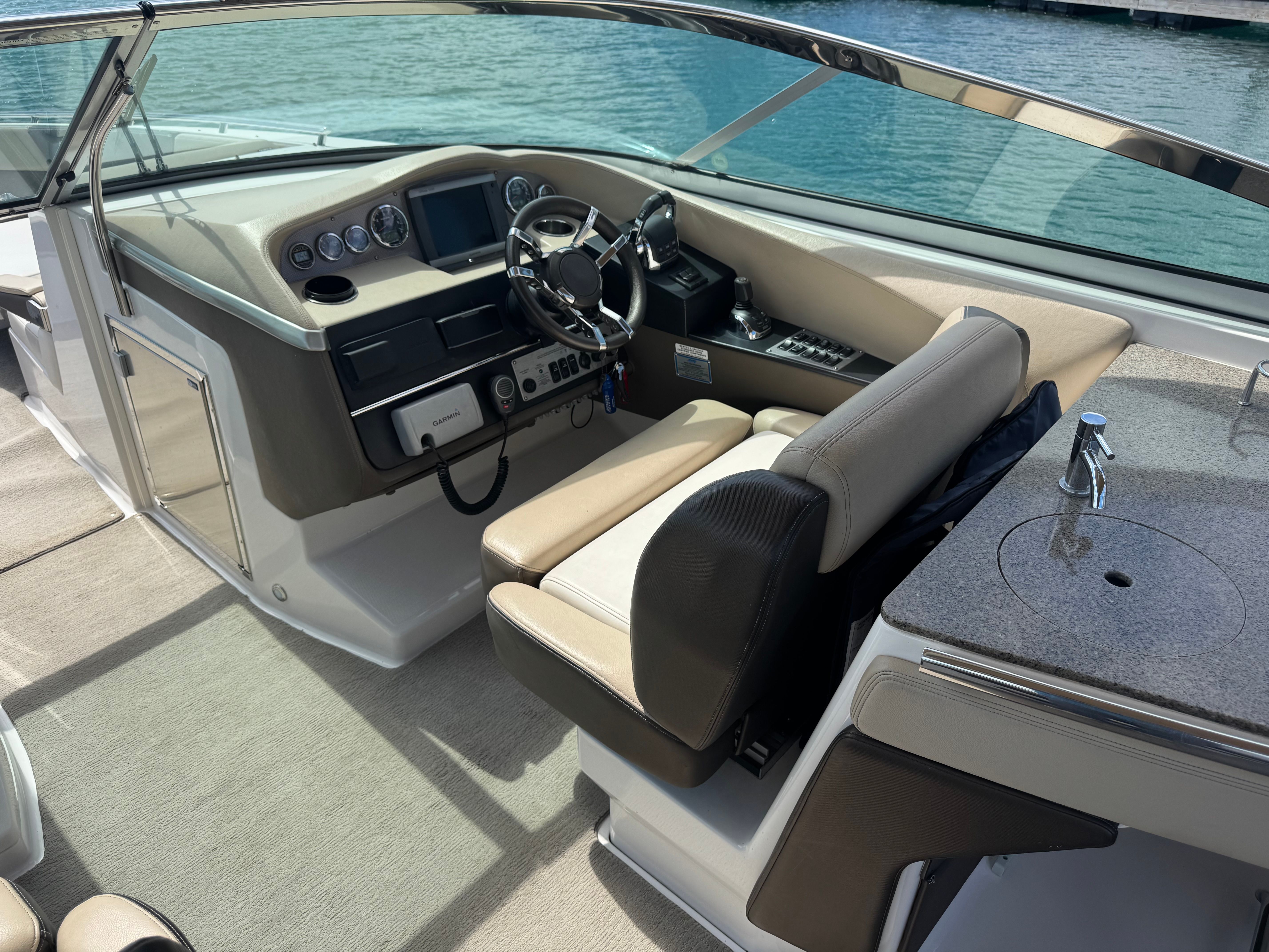 2013 Regal 3200 Bowrider - 9