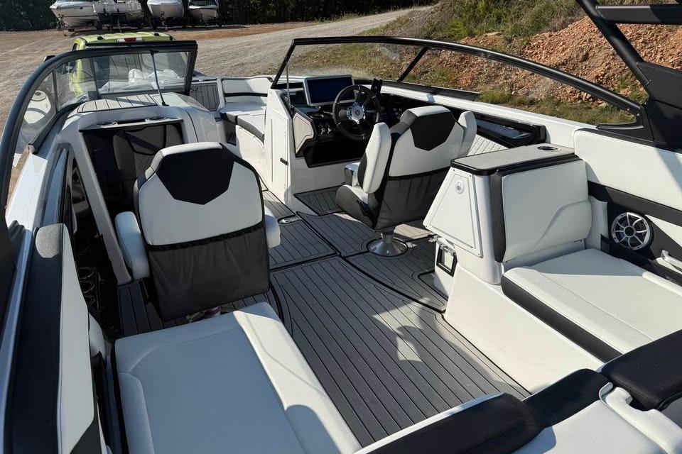 2026 Yamaha Boats 252S interior with modern seating and sleek design.