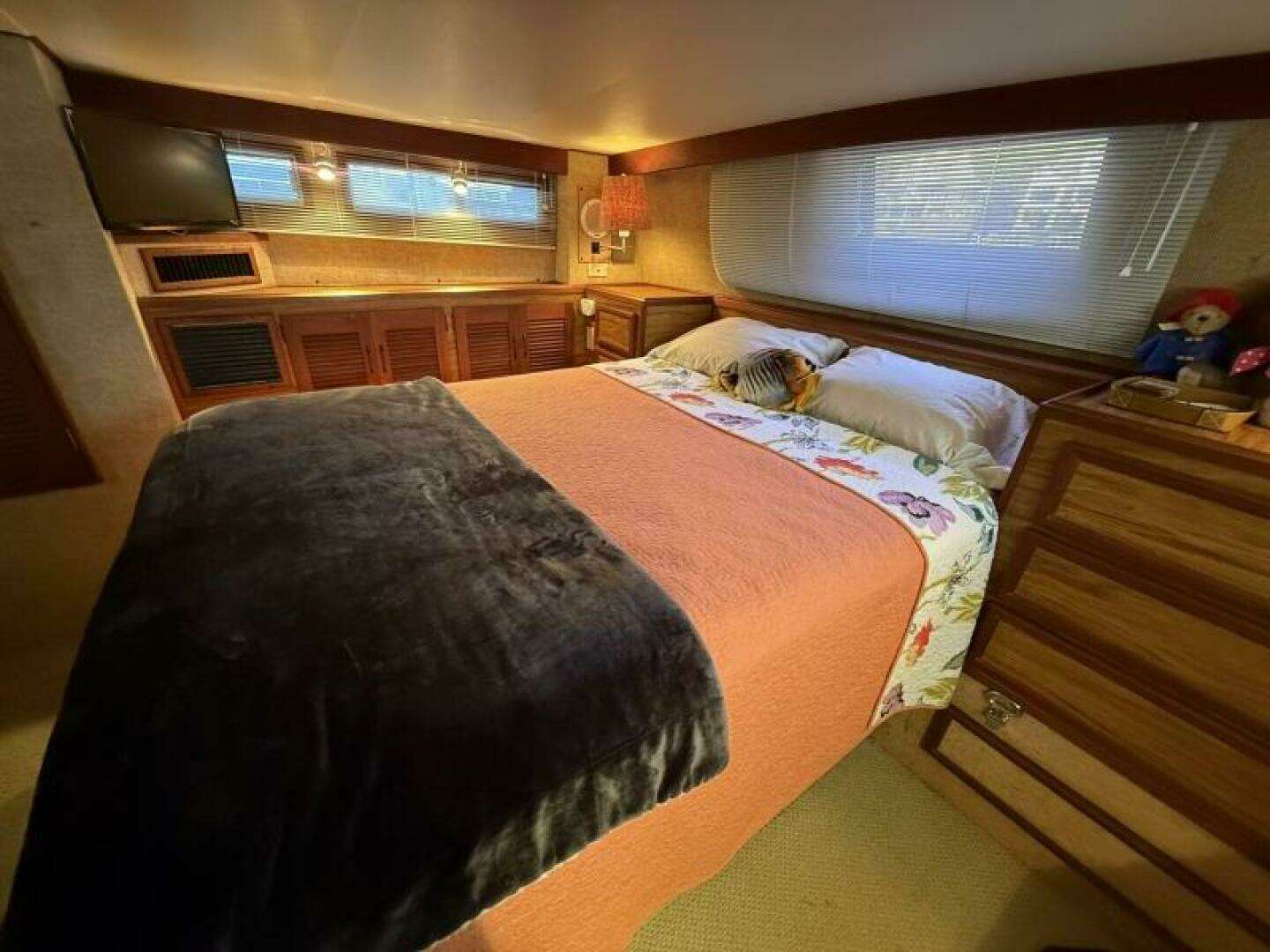 1980 Viking 43 DCMY - Image 23