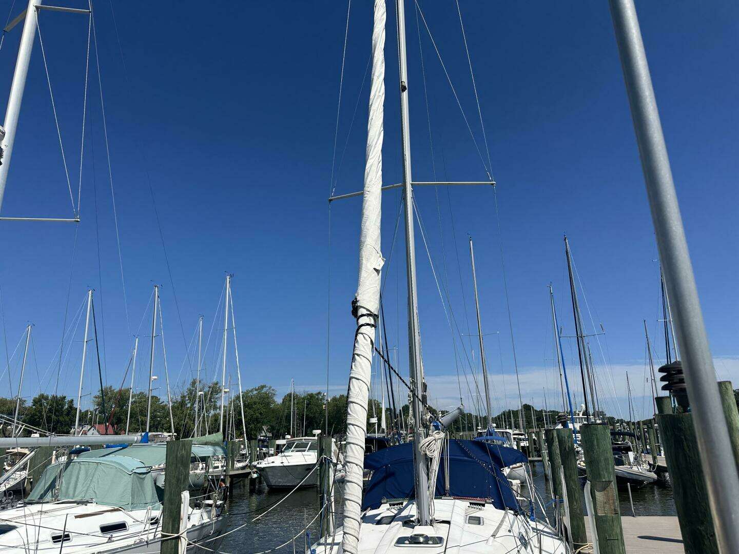 1999 Beneteau — - Image 9