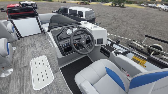 2026 Bentley Pontoons LEGACY 223 DL NAVIGATOR With 200hp XL Four-Stroke - 3