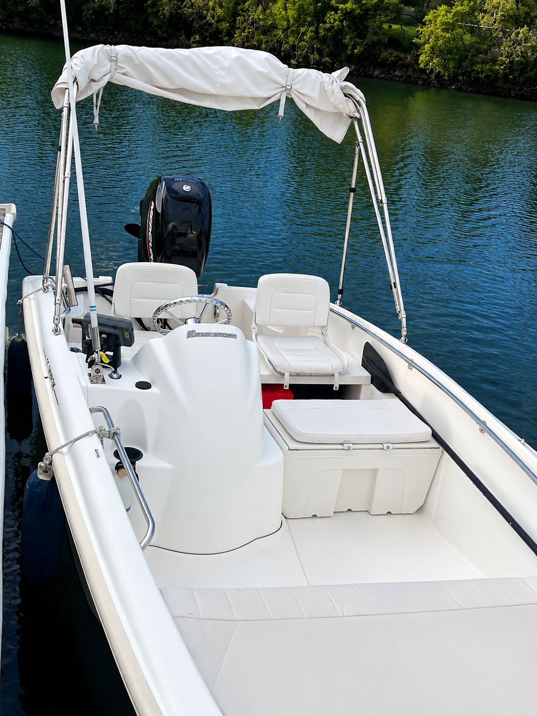 2011 Boston Whaler Super - 3