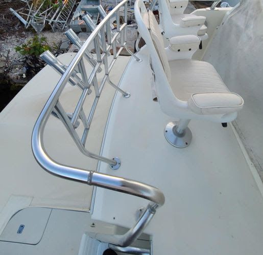 1995 Hatteras 39 Convertible - 14