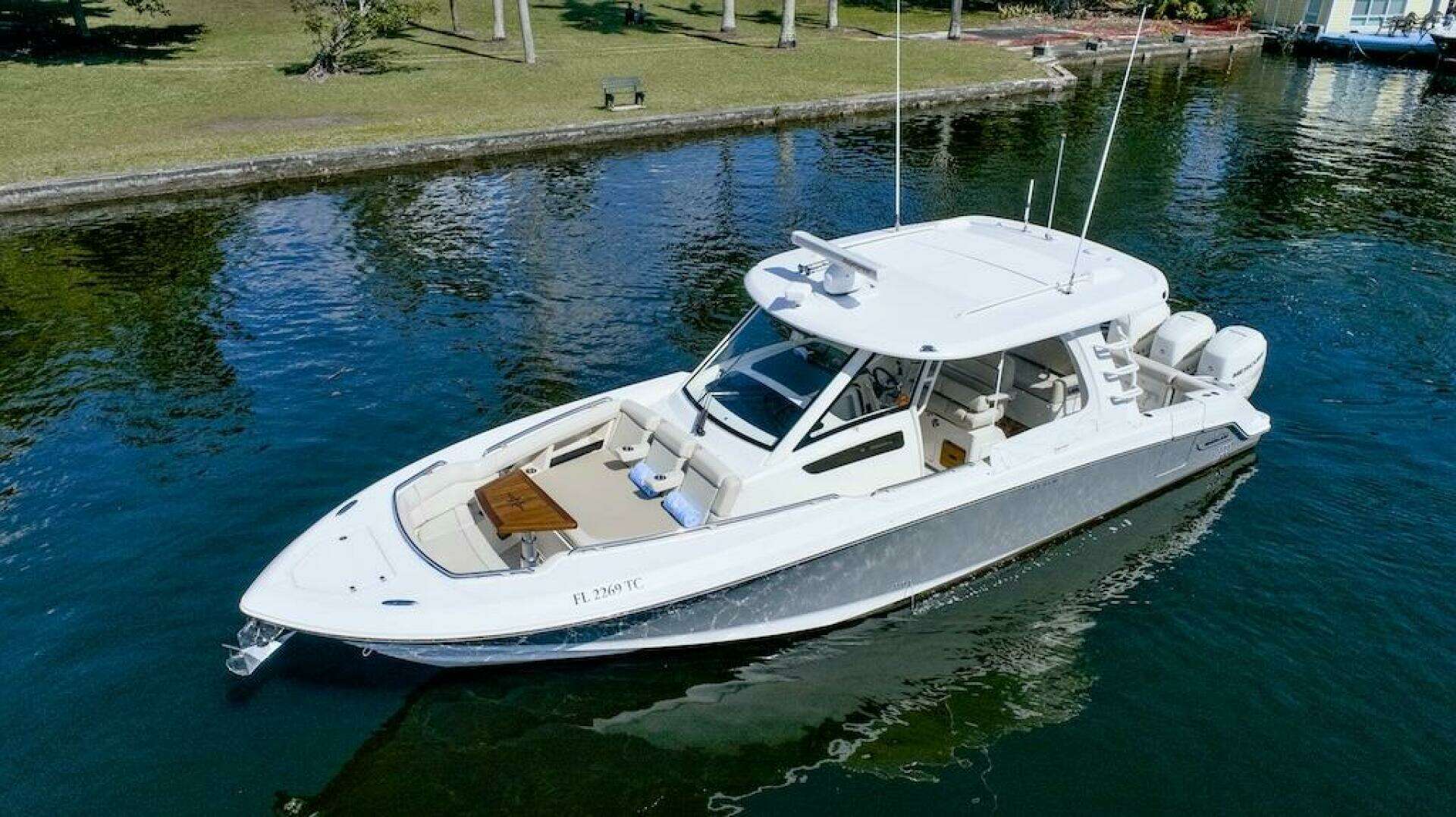 2019 Boston Whaler 350 Realm - Image 9