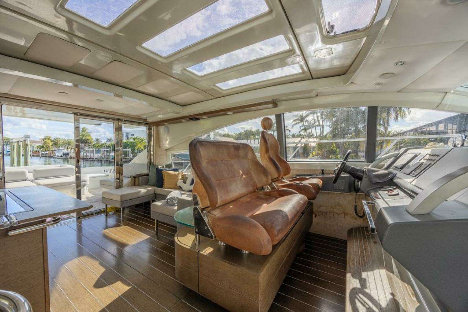 2009 Azimut 68S - Image 11
