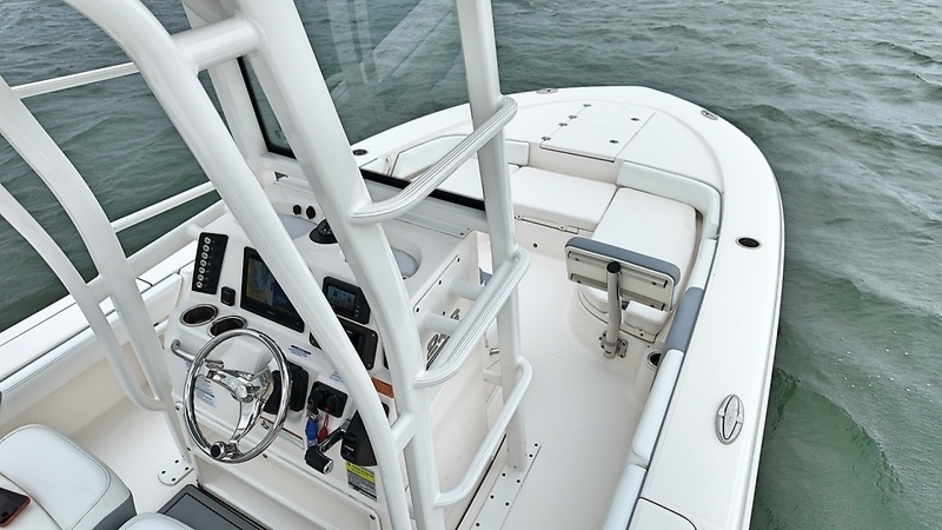 2021 Robalo 246 Cayman SD - Image 14