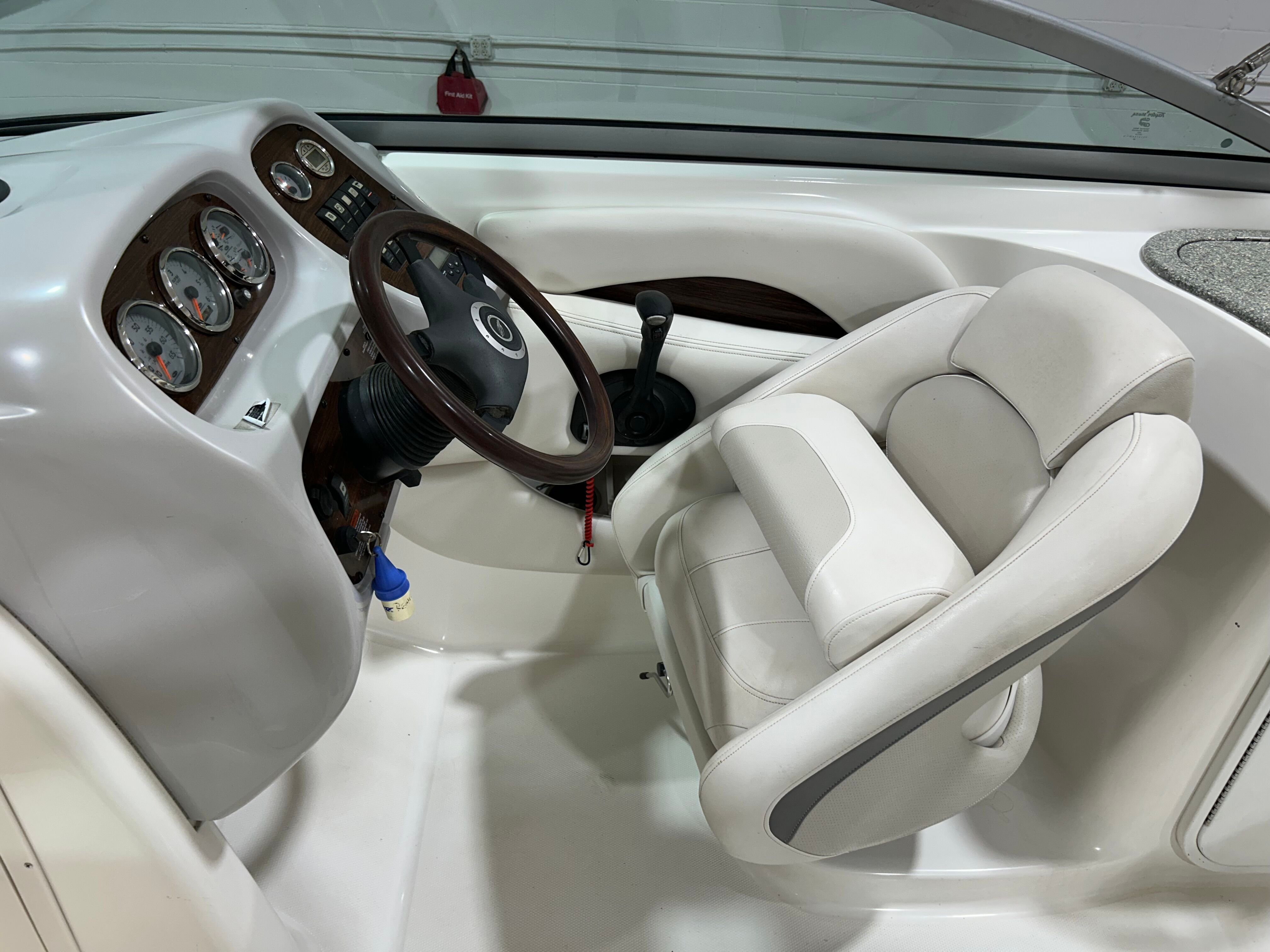 2007 CHAPARRAL 256 SSI - Image 34