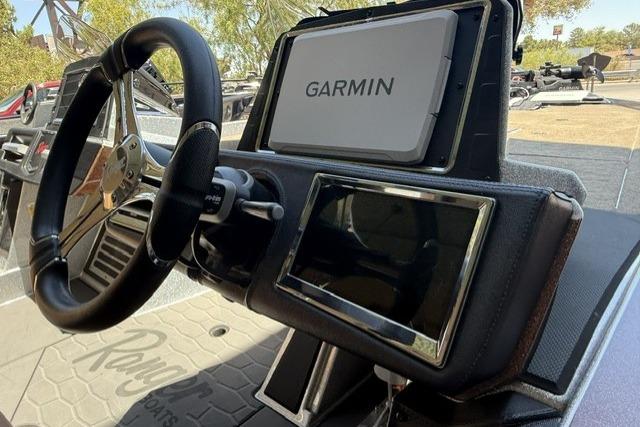 2026 Ranger Z521R Cup-Equipped boat dashboard with Garmin navigation system.
